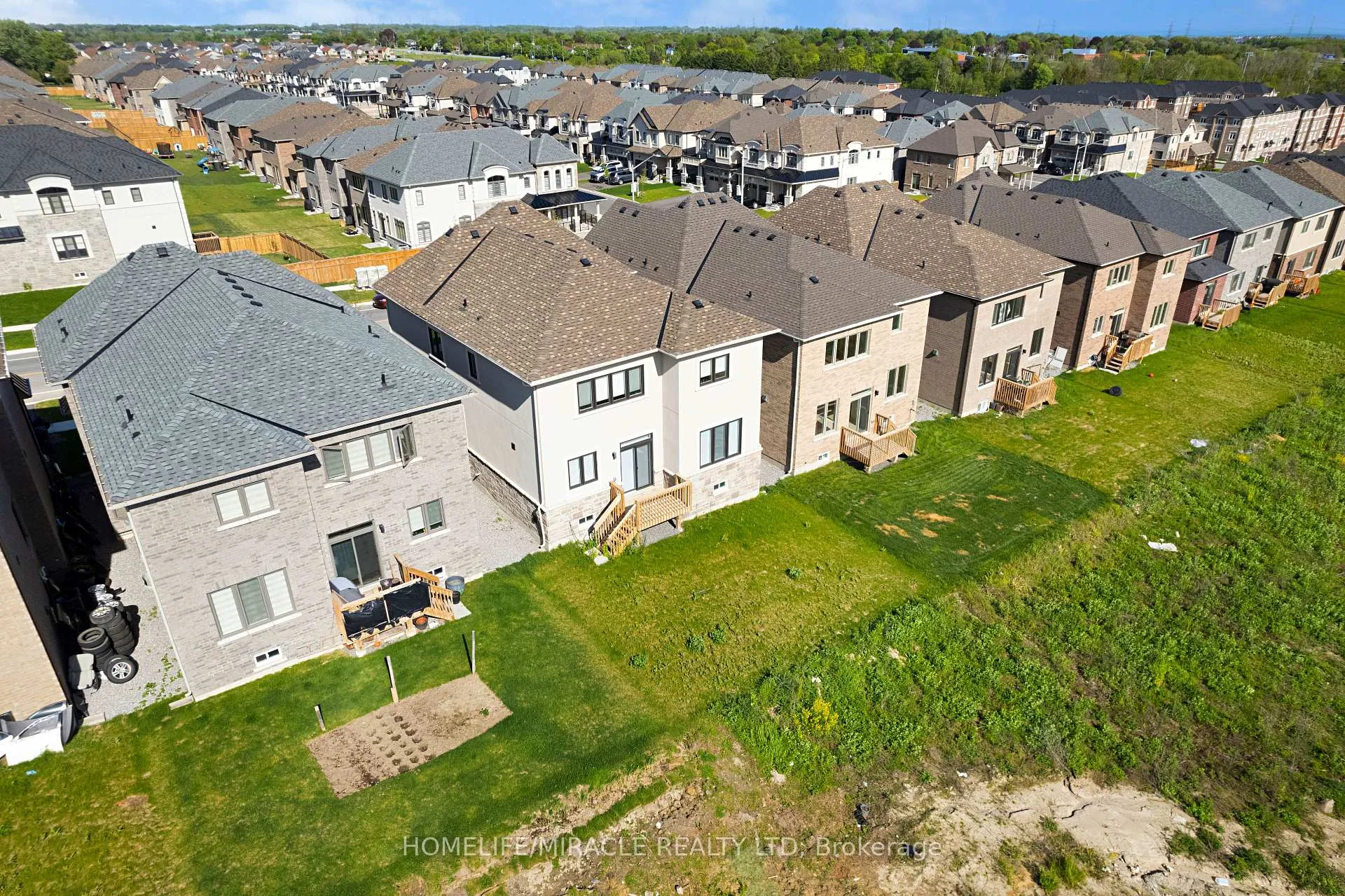 Photo 33 of 86 Belmont Drive, Clarington, Newcastle — HOMEH