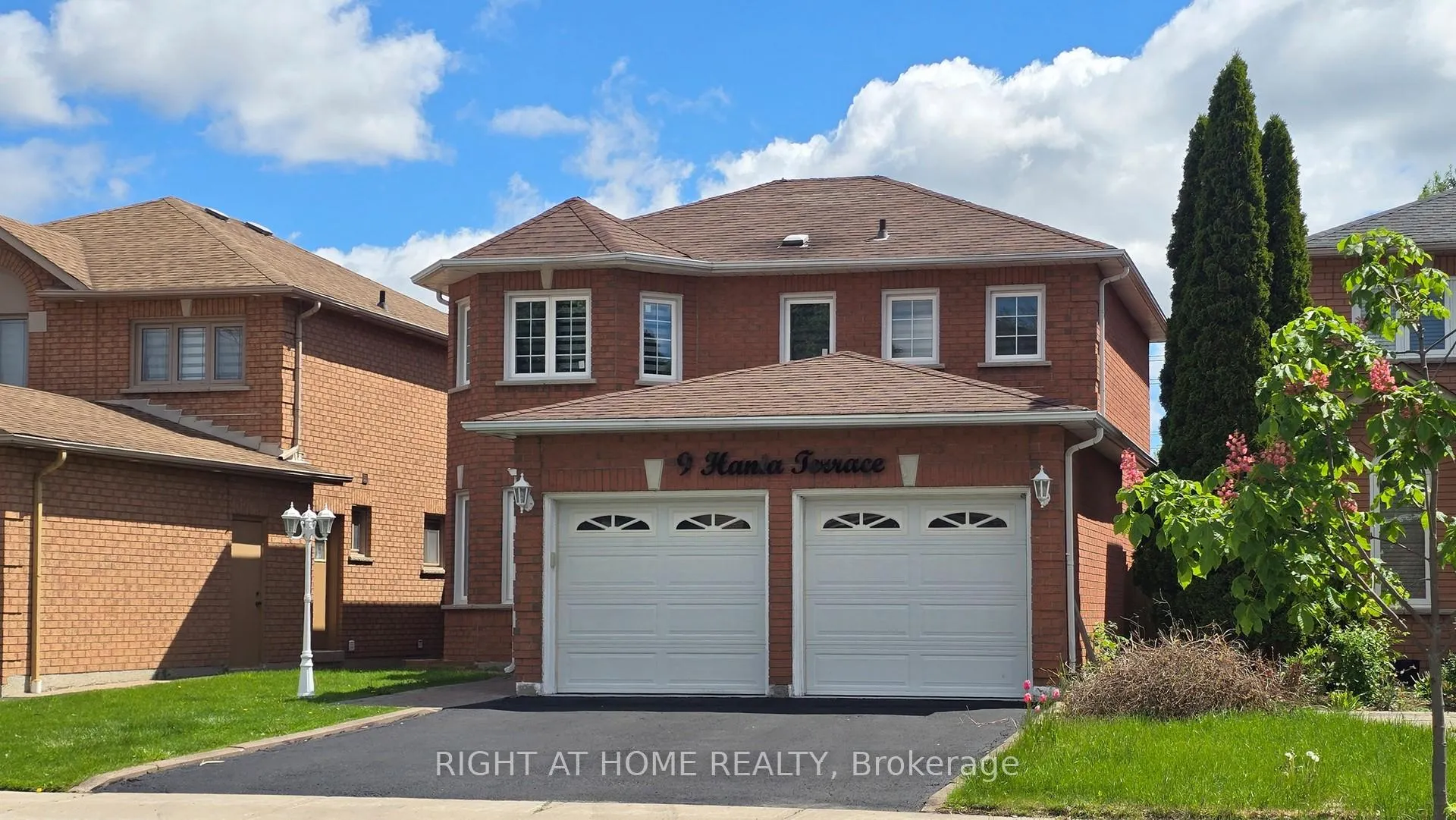 Photo 1 of 9 Hania Terrace, Scarborough, Highland Creek — HOMEH