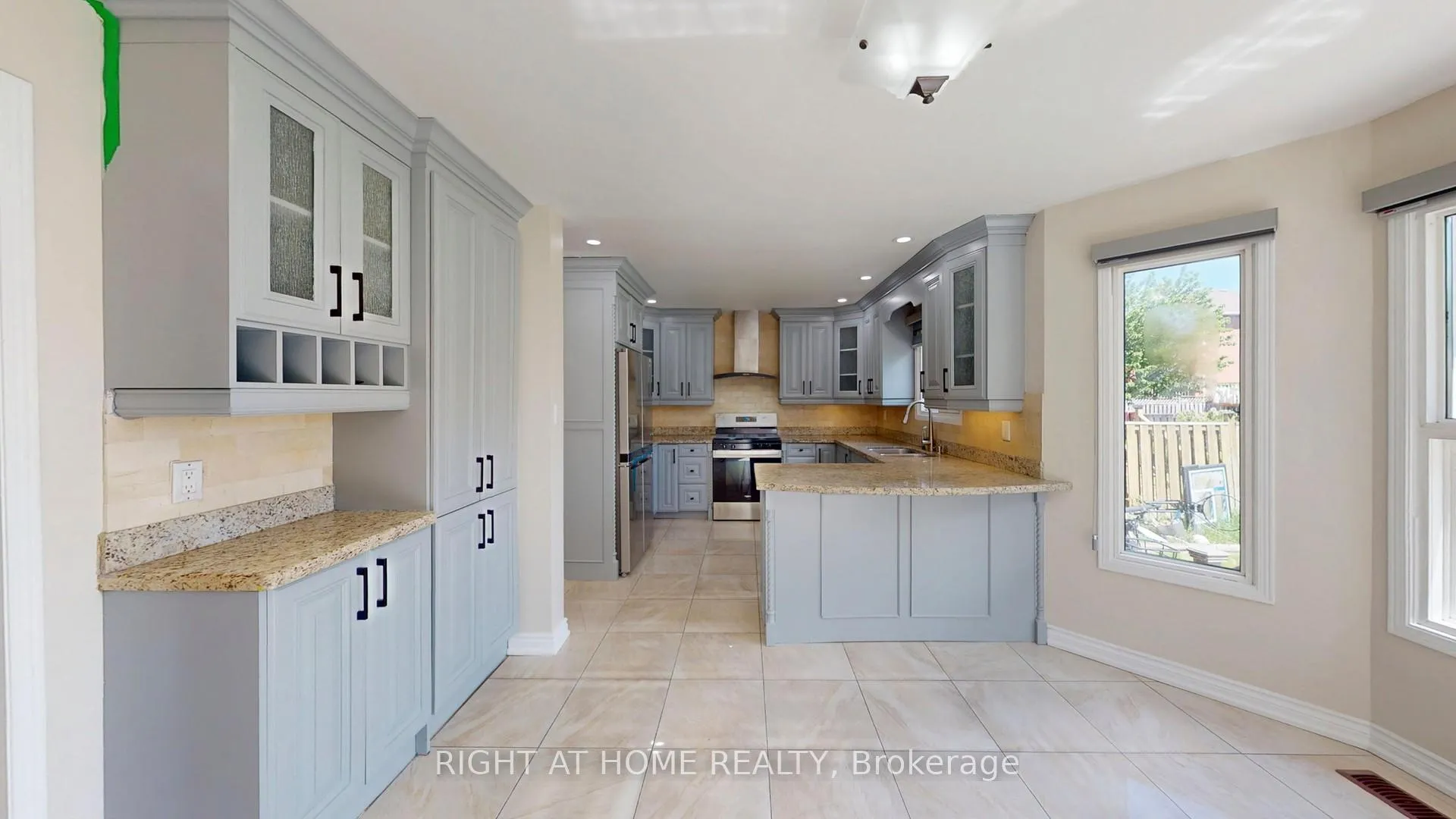 Photo 8 of 9 Hania Terrace, Scarborough, Highland Creek — HOMEH
