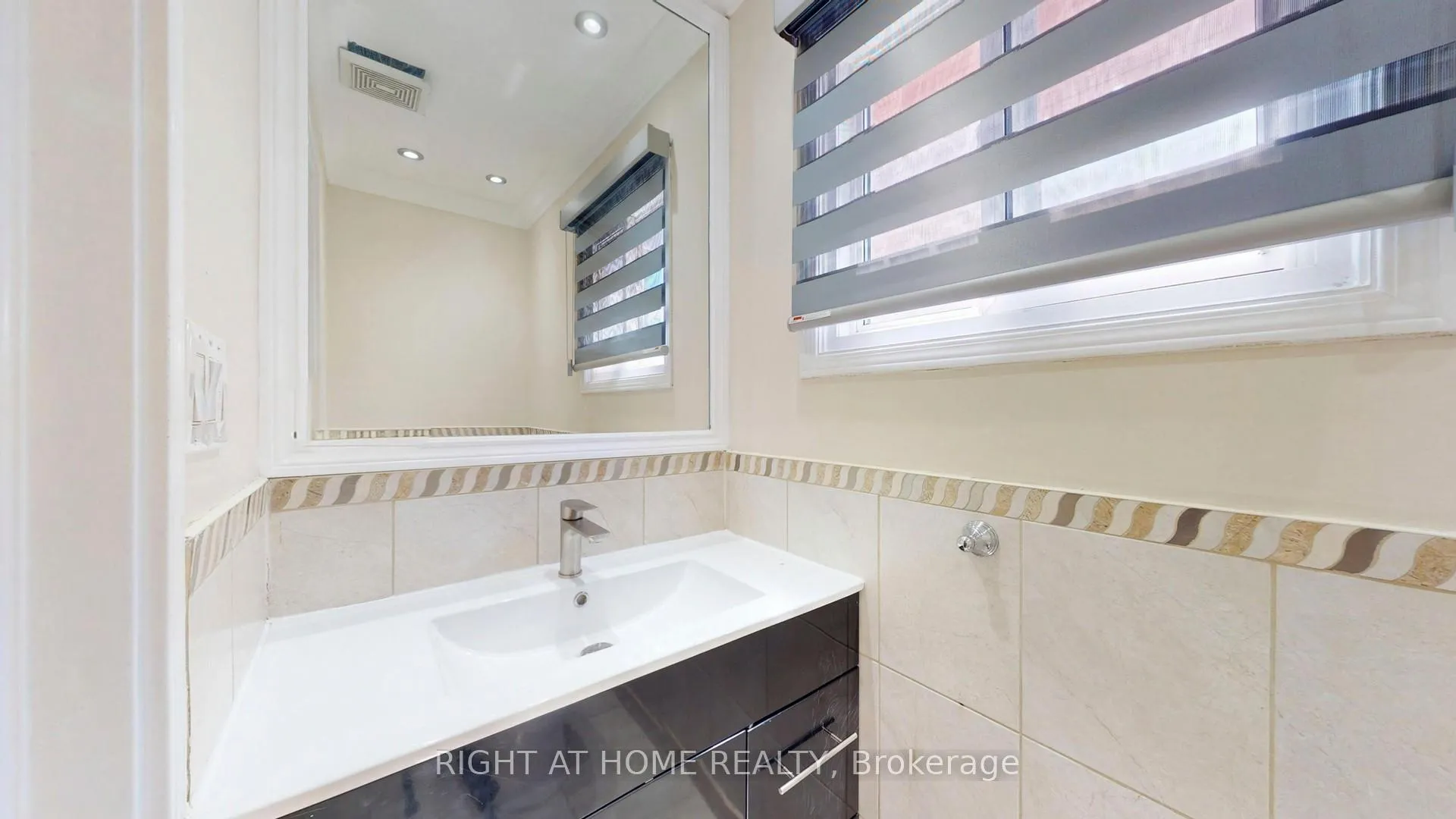 Photo 11 of 9 Hania Terrace, Scarborough, Highland Creek — HOMEH