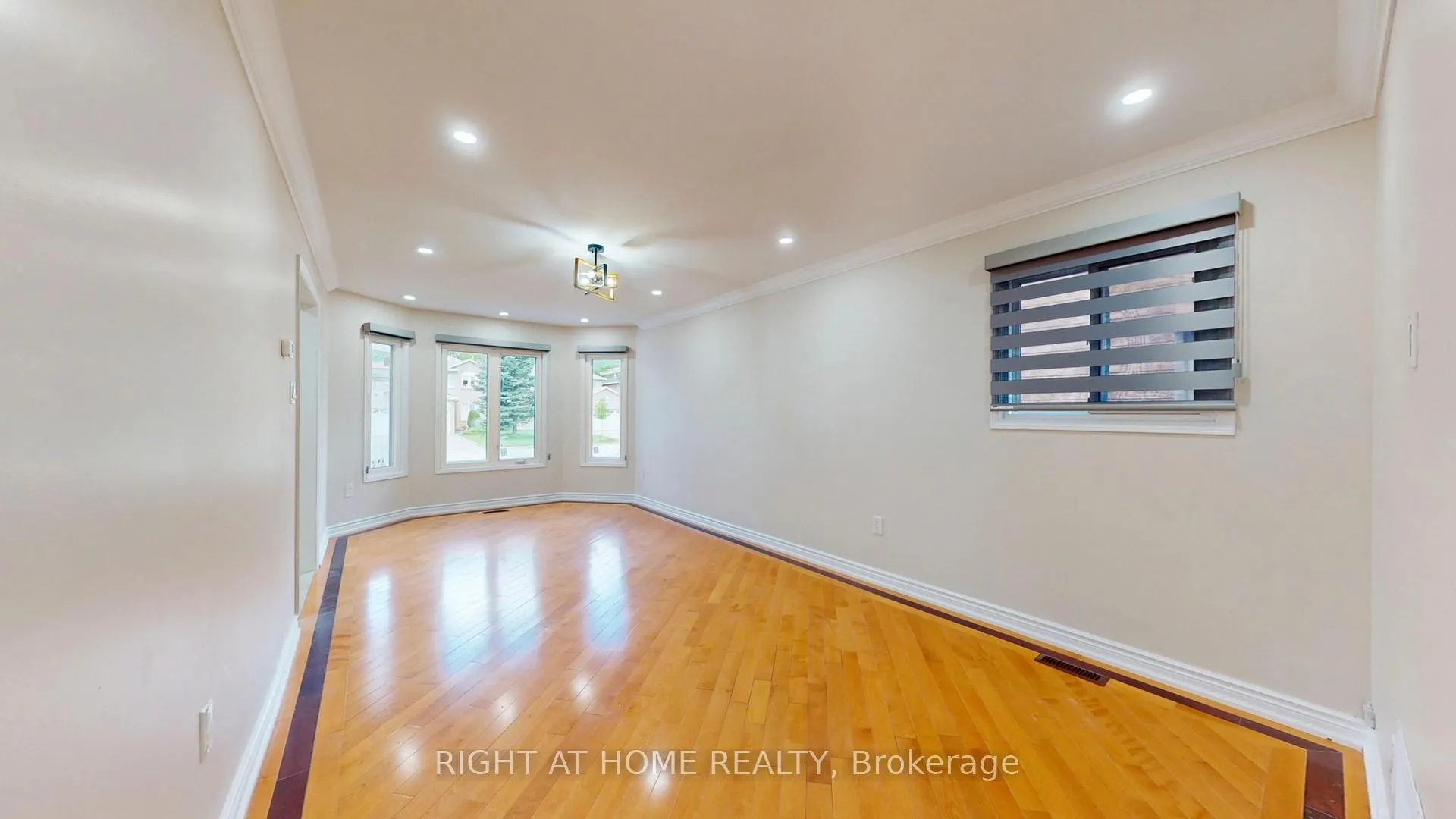 Photo 13 of 9 Hania Terrace, Scarborough, Highland Creek — HOMEH