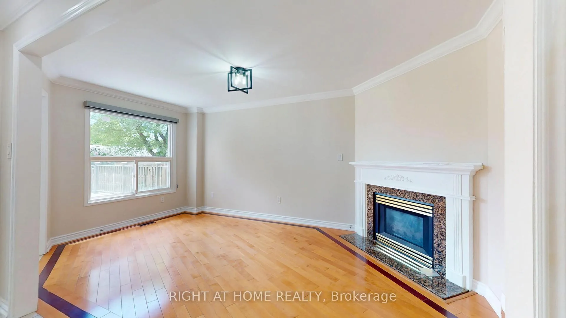 Photo 14 of 9 Hania Terrace, Scarborough, Highland Creek — HOMEH