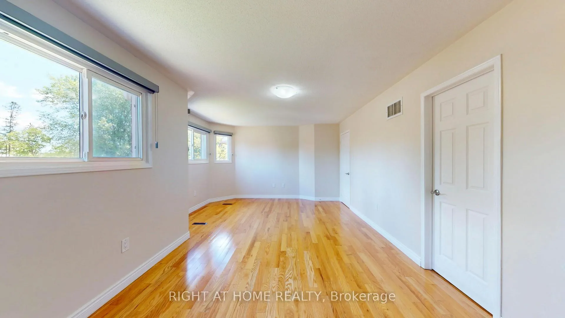 Photo 21 of 9 Hania Terrace, Scarborough, Highland Creek — HOMEH
