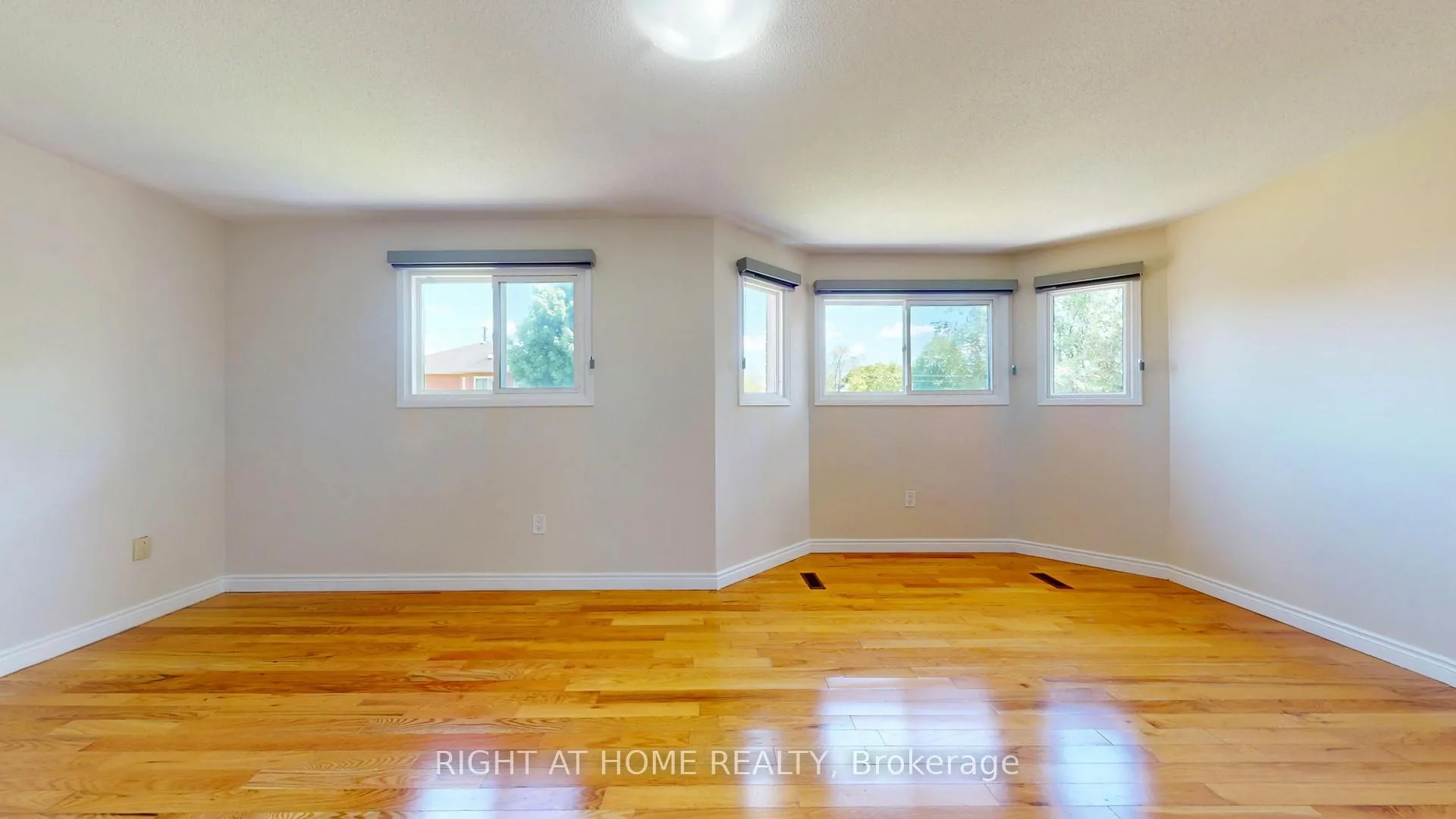 Photo 22 of 9 Hania Terrace, Scarborough, Highland Creek — HOMEH