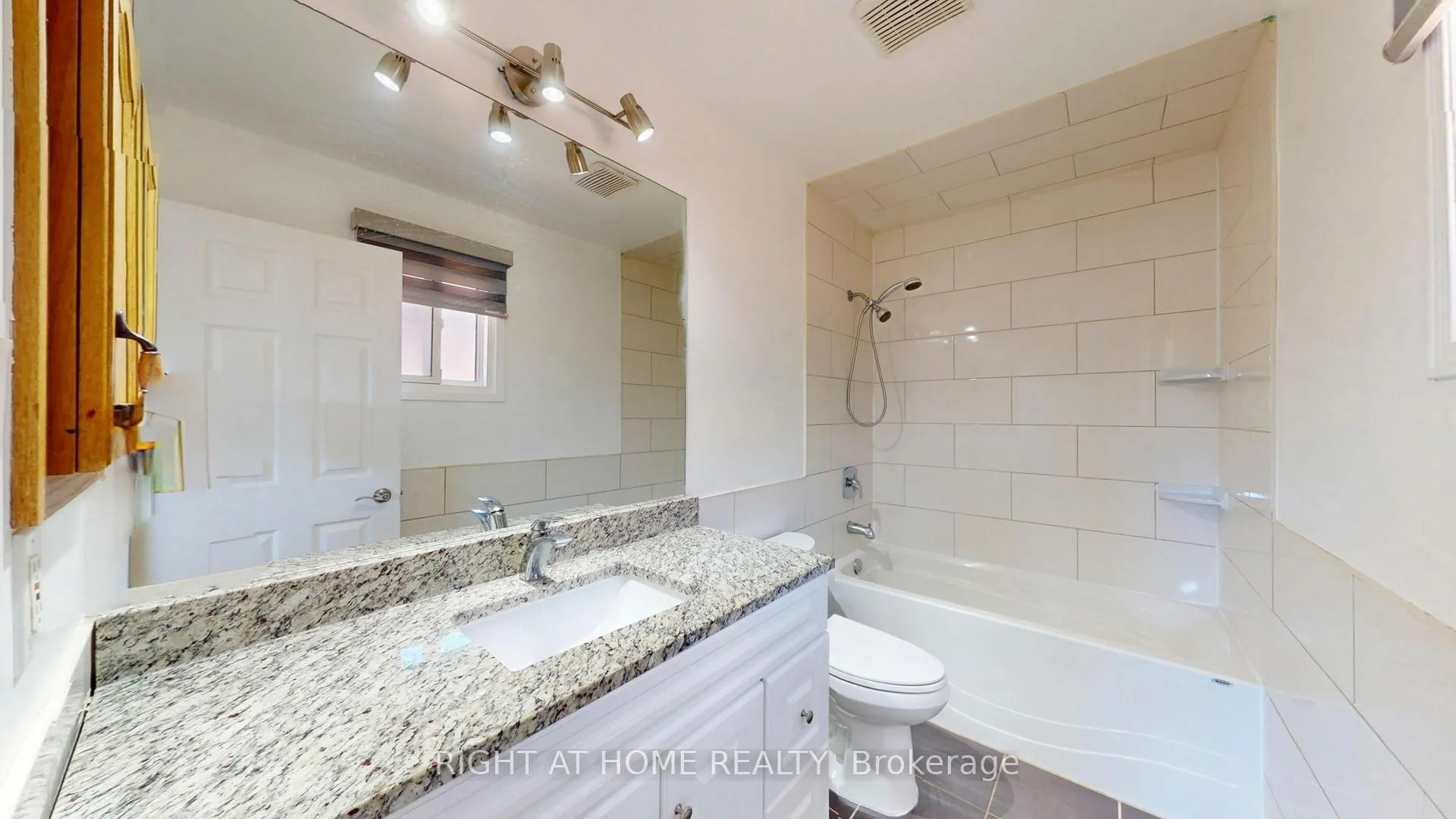 Photo 23 of 9 Hania Terrace, Scarborough, Highland Creek — HOMEH