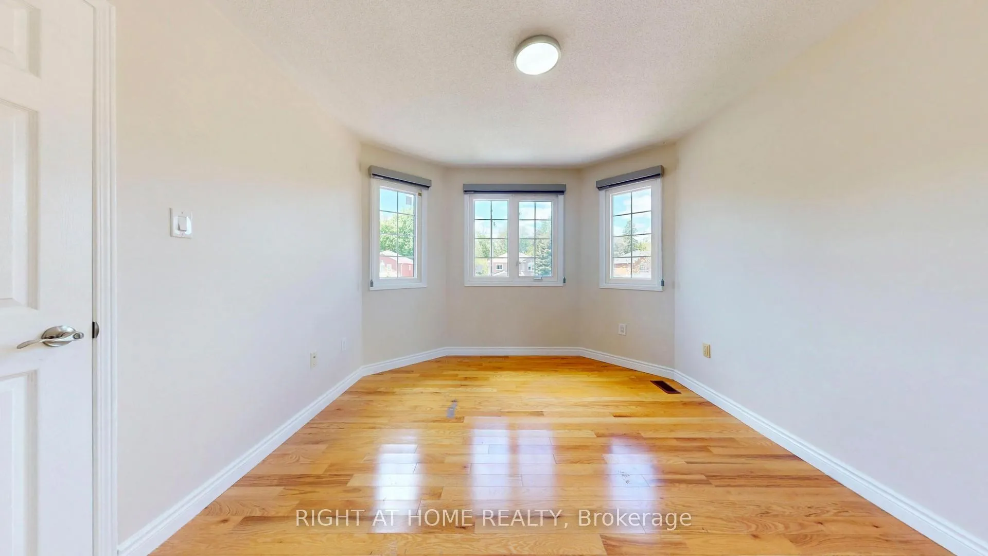 Photo 24 of 9 Hania Terrace, Scarborough, Highland Creek — HOMEH