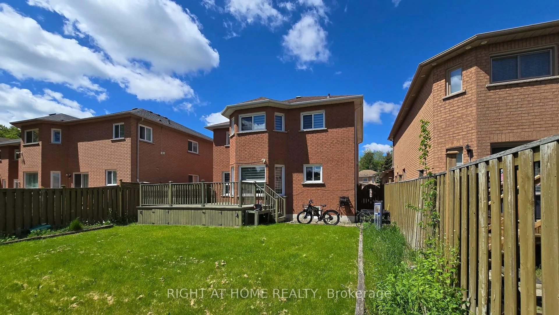 Photo 33 of 9 Hania Terrace, Scarborough, Highland Creek — HOMEH