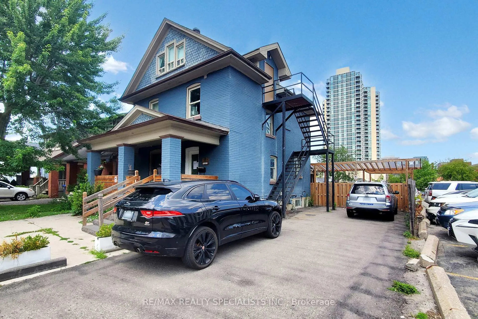 Photo 2 of 8 Mill Street N, Brampton, Downtown Brampton — HOMEH