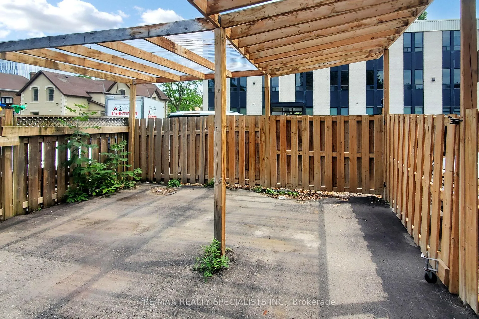 Photo 24 of 8 Mill Street N, Brampton, Downtown Brampton — HOMEH