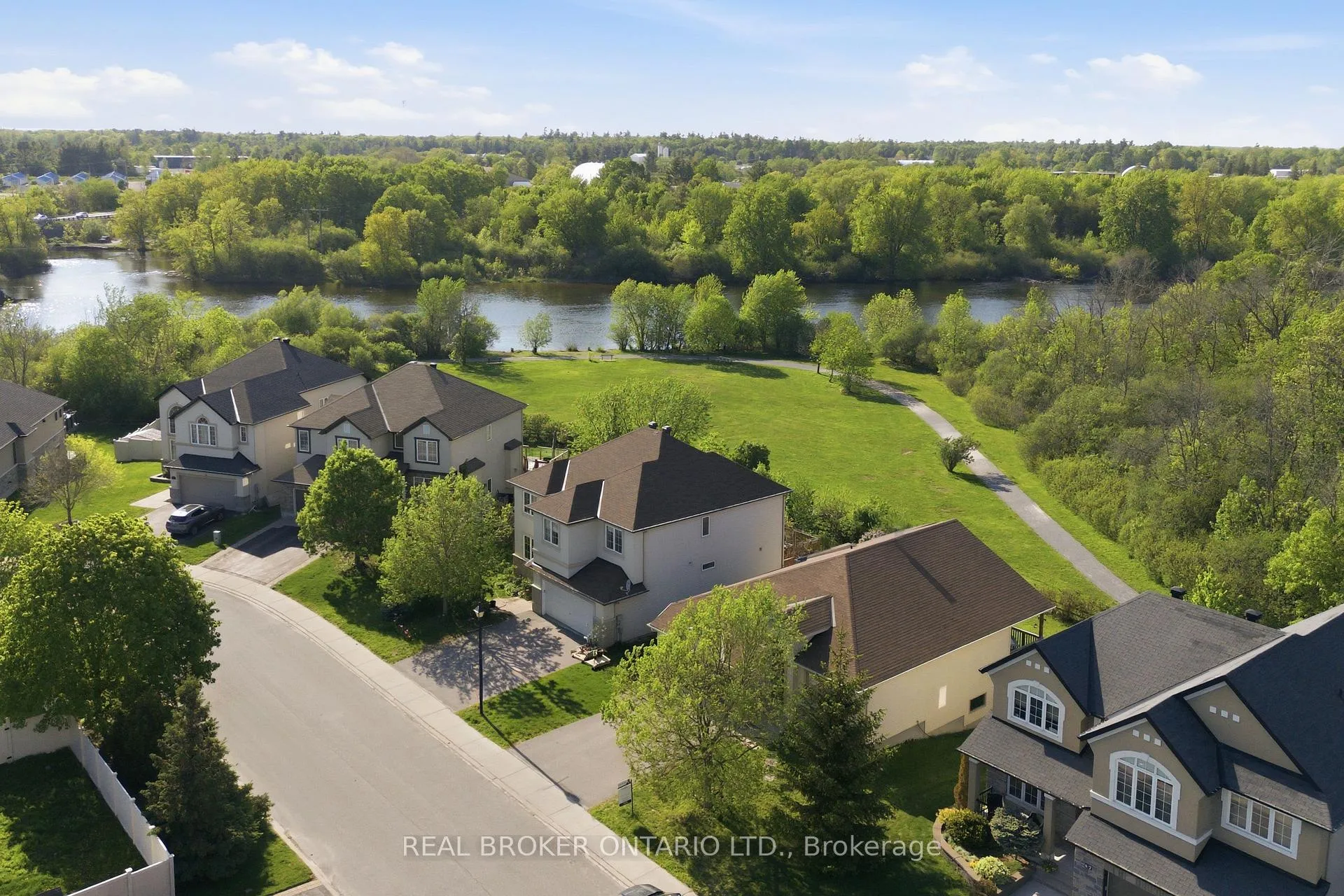 Photo 3 of 51 Waterside Drive, Carleton Place — HOMEH