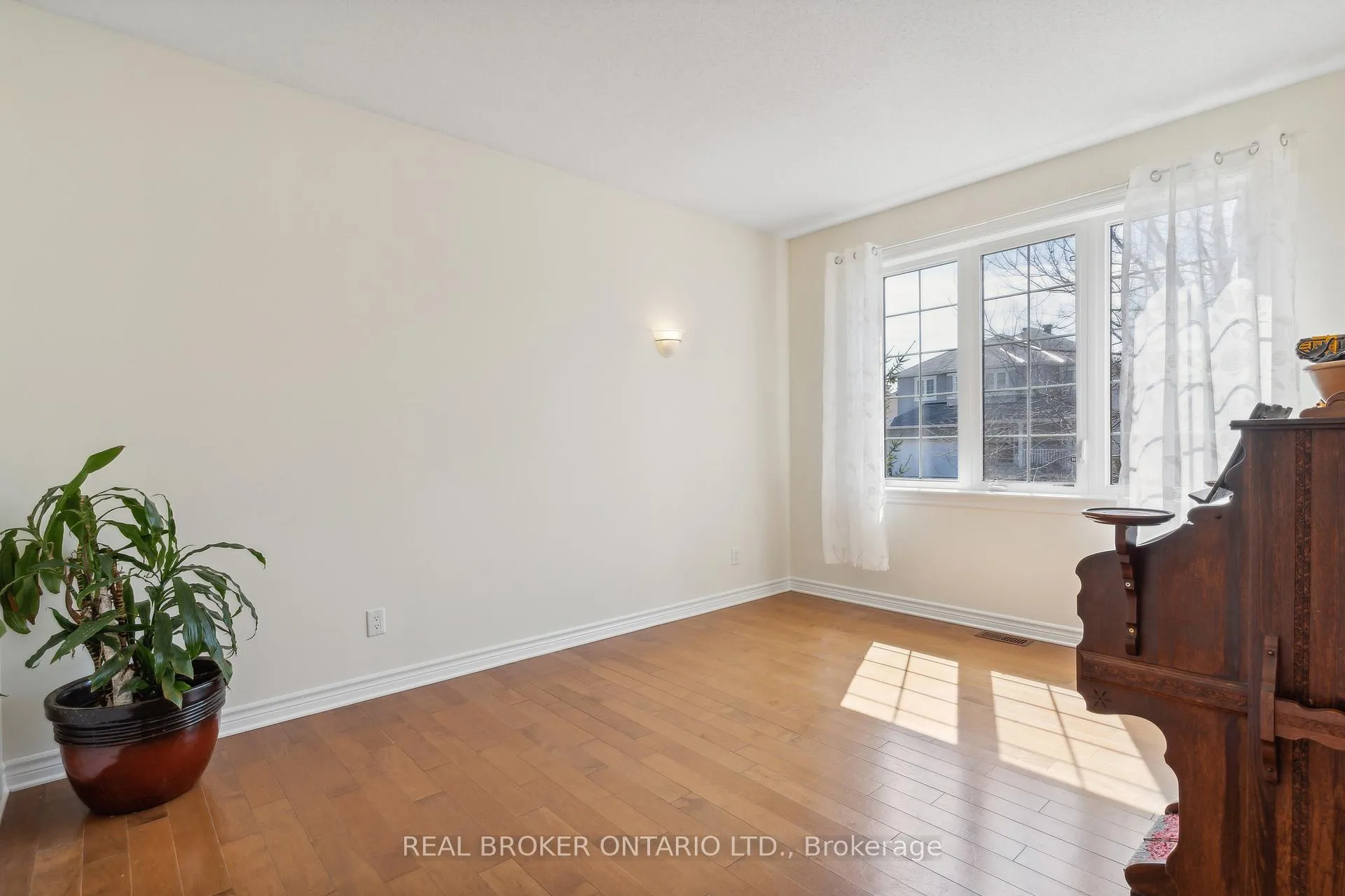 Photo 10 of 51 Waterside Drive, Carleton Place — HOMEH