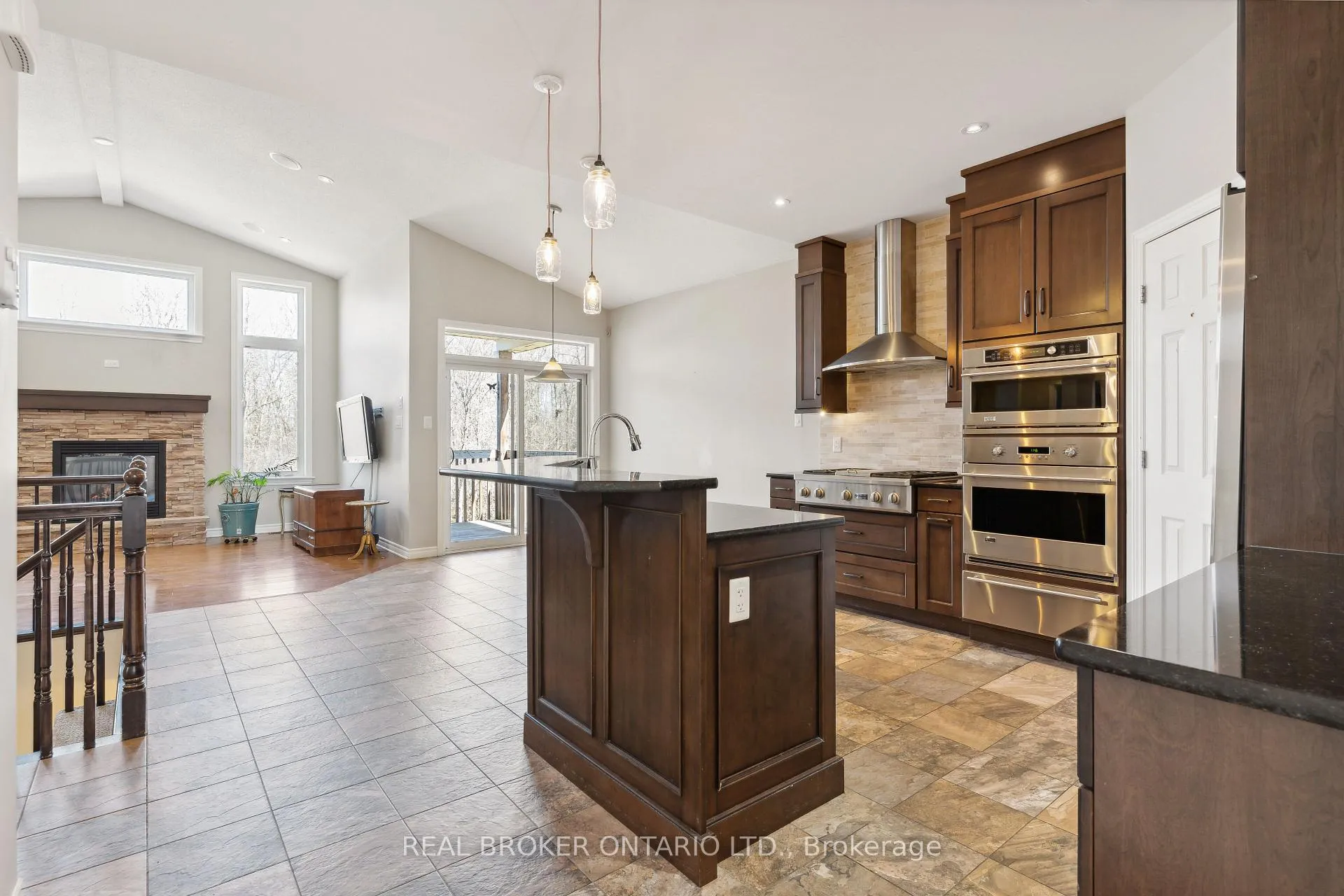 Photo 11 of 51 Waterside Drive, Carleton Place — HOMEH