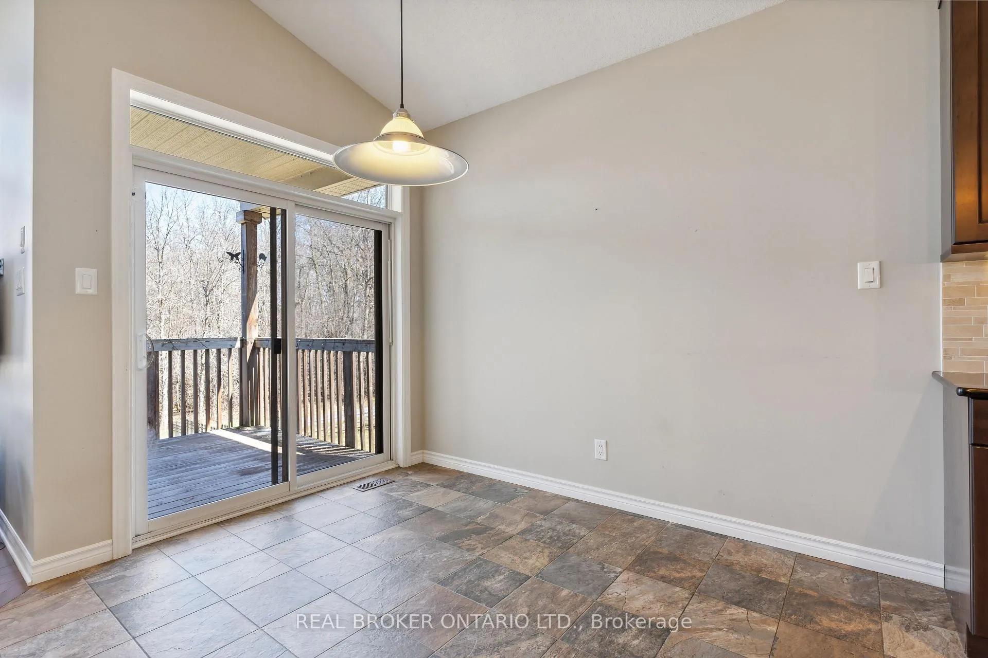 Photo 18 of 51 Waterside Drive, Carleton Place — HOMEH