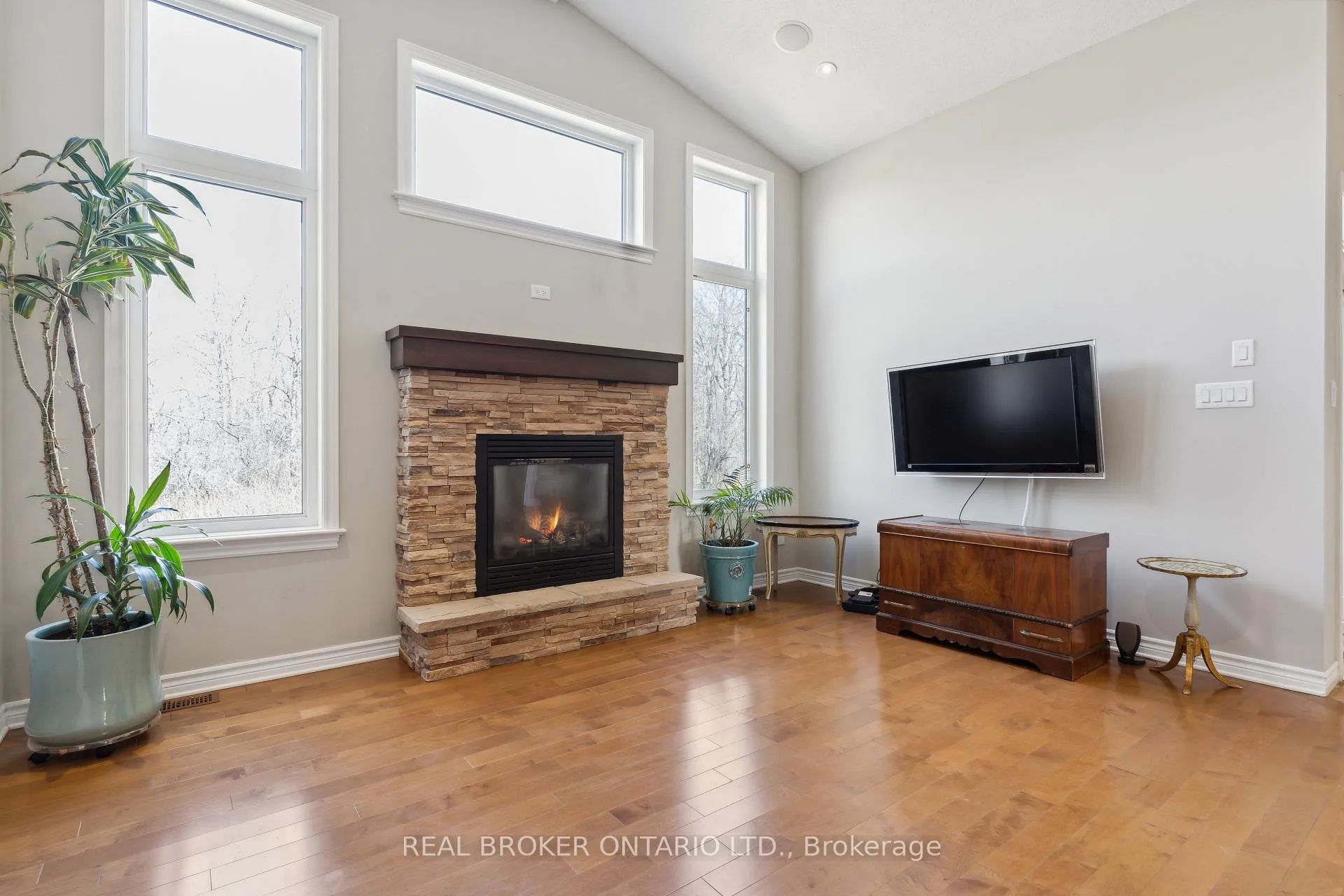 Photo 24 of 51 Waterside Drive, Carleton Place — HOMEH