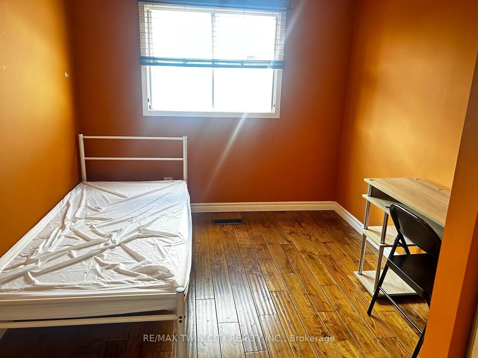 Photo 7 of 254 Camille Crescent, Waterloo — HOMEH