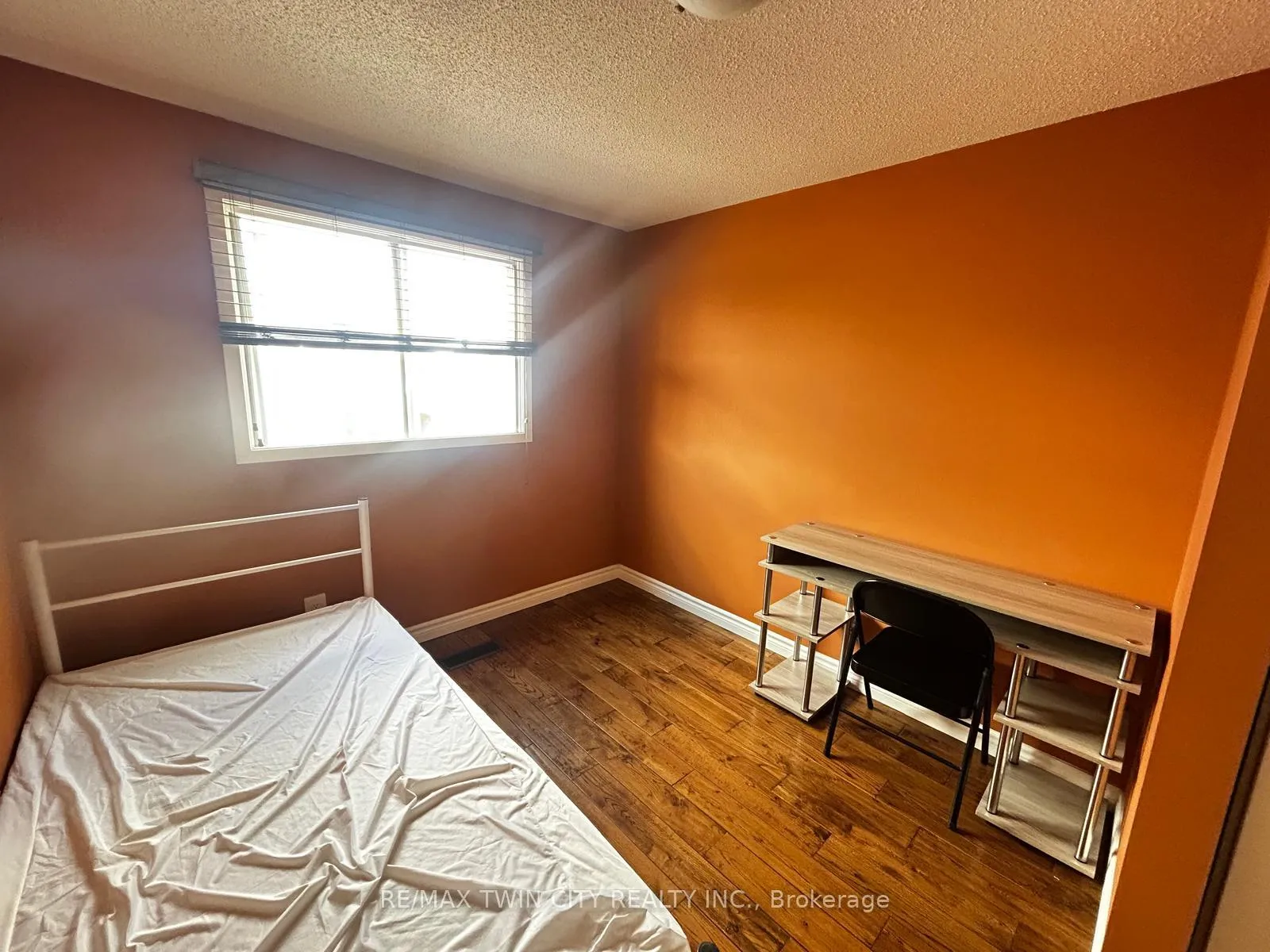 Photo 9 of 254 Camille Crescent, Waterloo — HOMEH