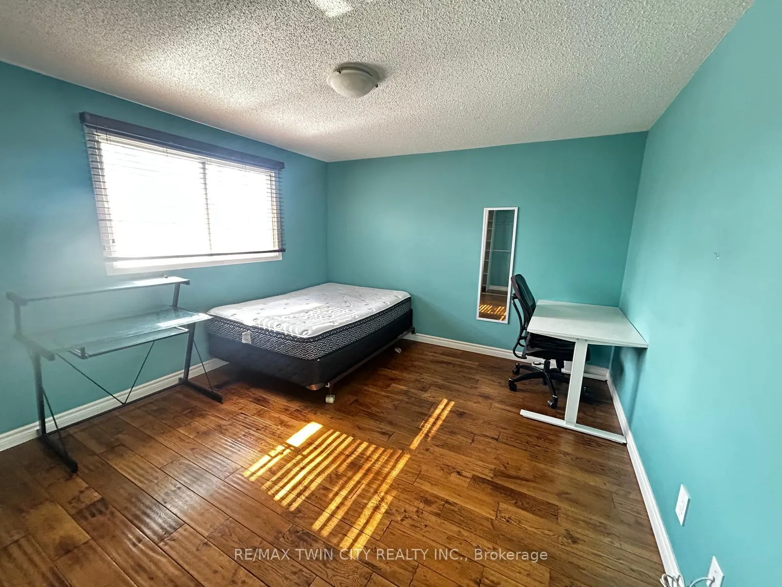 Photo 13 of 254 Camille Crescent, Waterloo — HOMEH