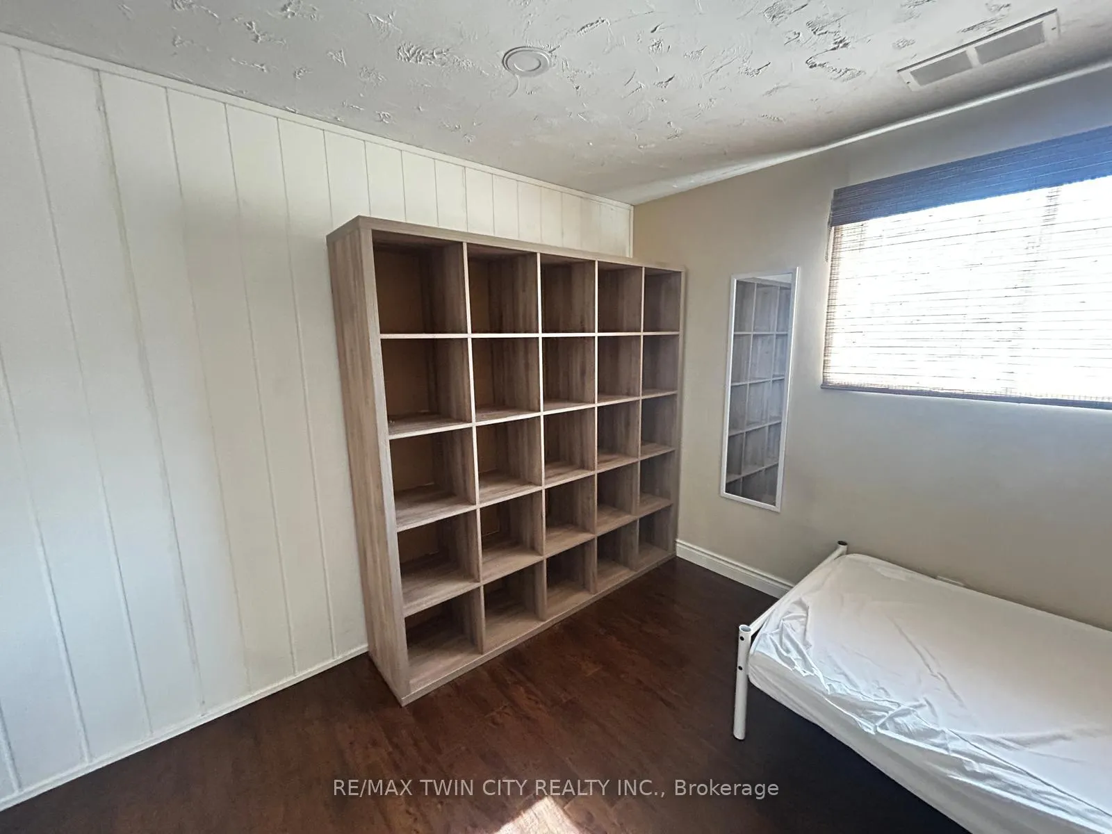 Photo 20 of 254 Camille Crescent, Waterloo — HOMEH
