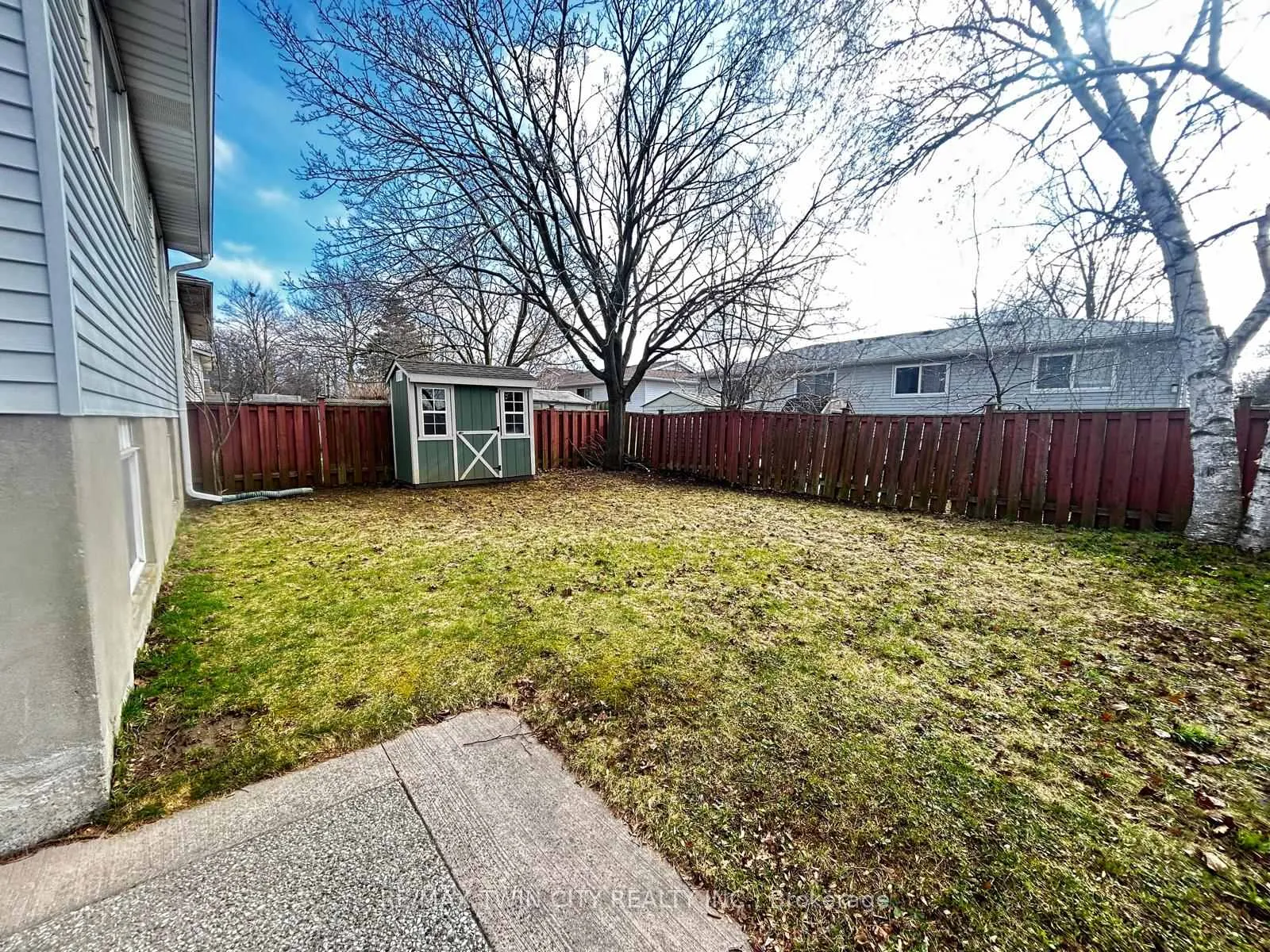 Photo 33 of 254 Camille Crescent, Waterloo — HOMEH