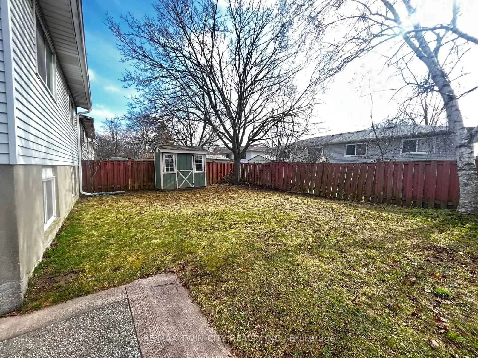 Photo 35 of 254 Camille Crescent, Waterloo — HOMEH