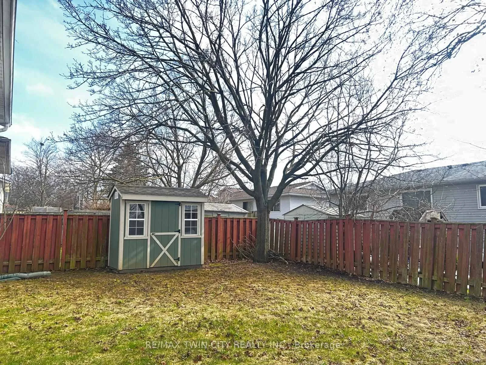 Photo 37 of 254 Camille Crescent, Waterloo — HOMEH