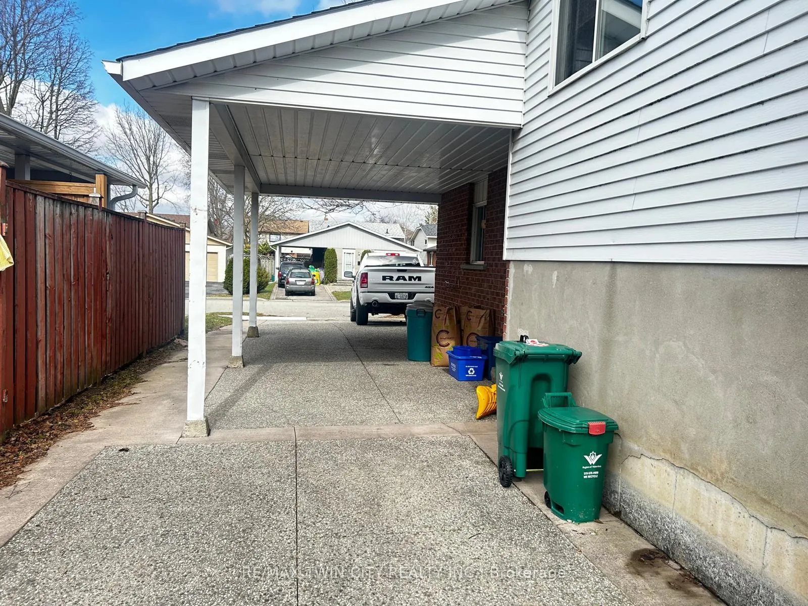 Photo 39 of 254 Camille Crescent, Waterloo — HOMEH
