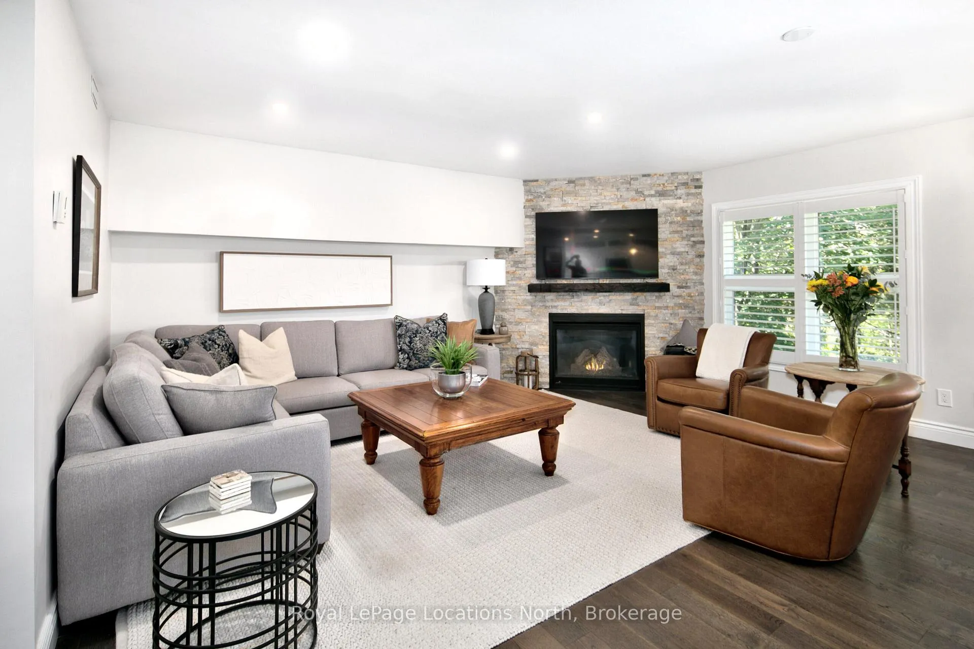 Photo 4 of 417 Mariners Way, Collingwood — HOMEH
