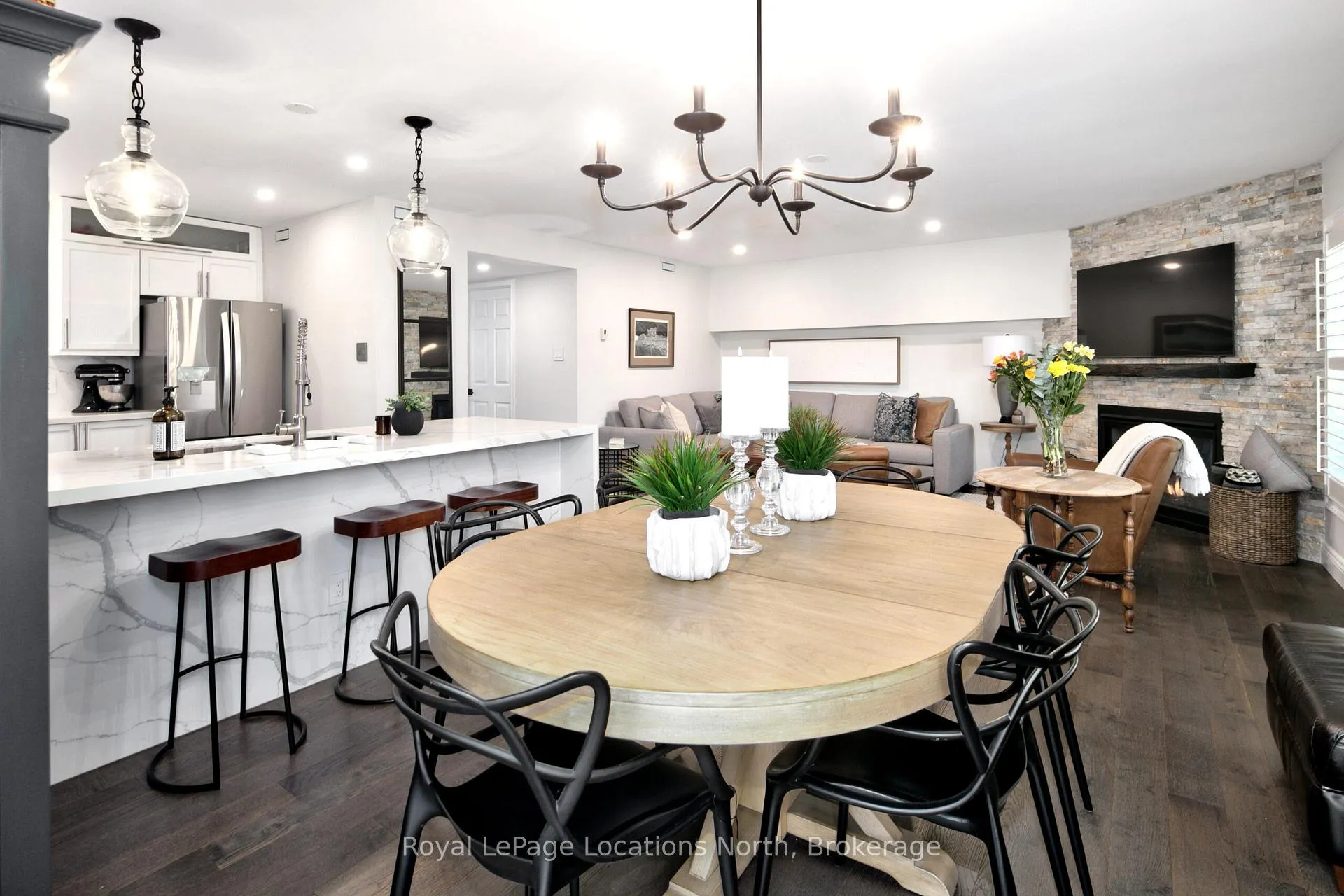 Photo 12 of 417 Mariners Way, Collingwood — HOMEH