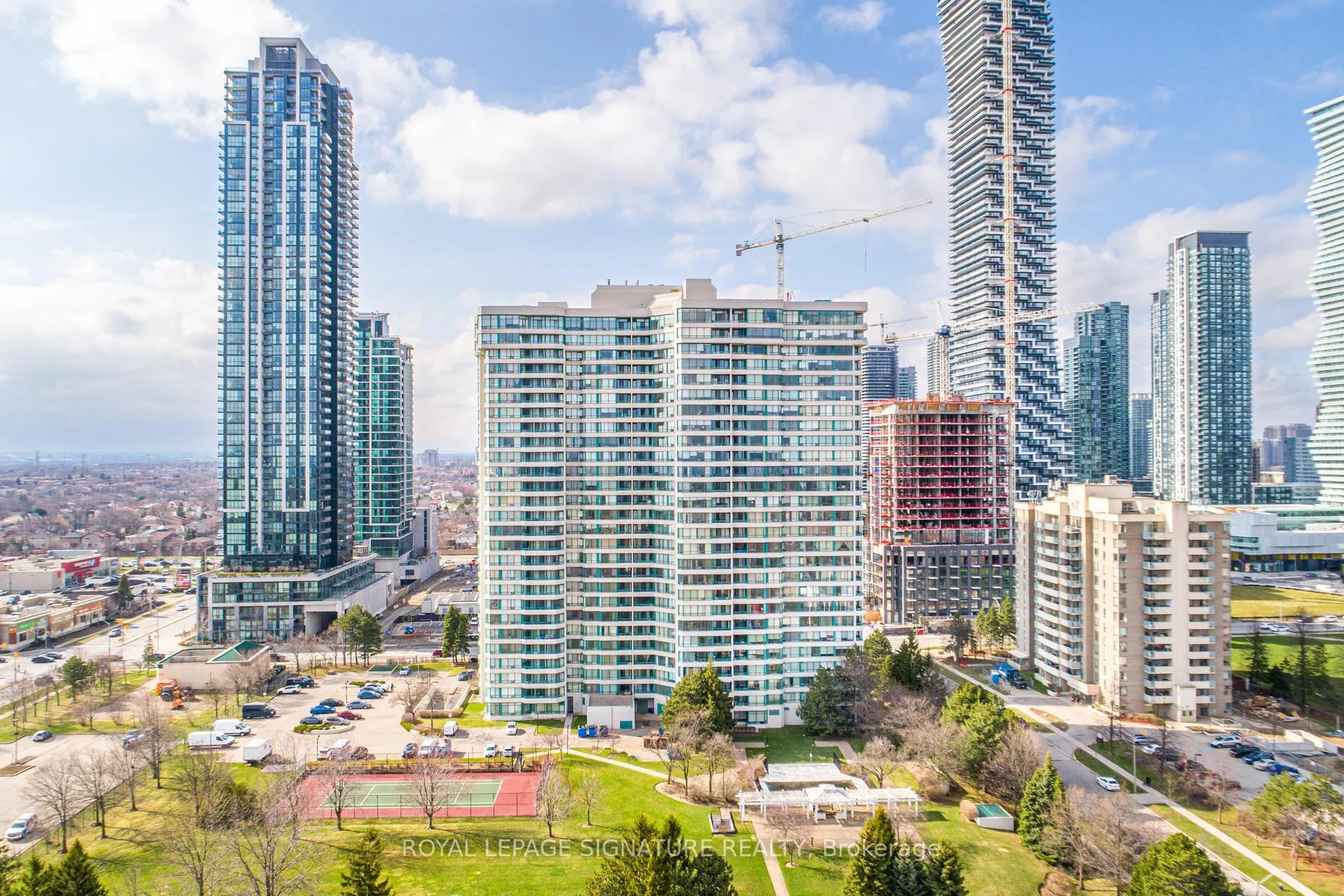 Front of Unit 1905, 550 Webb Drive