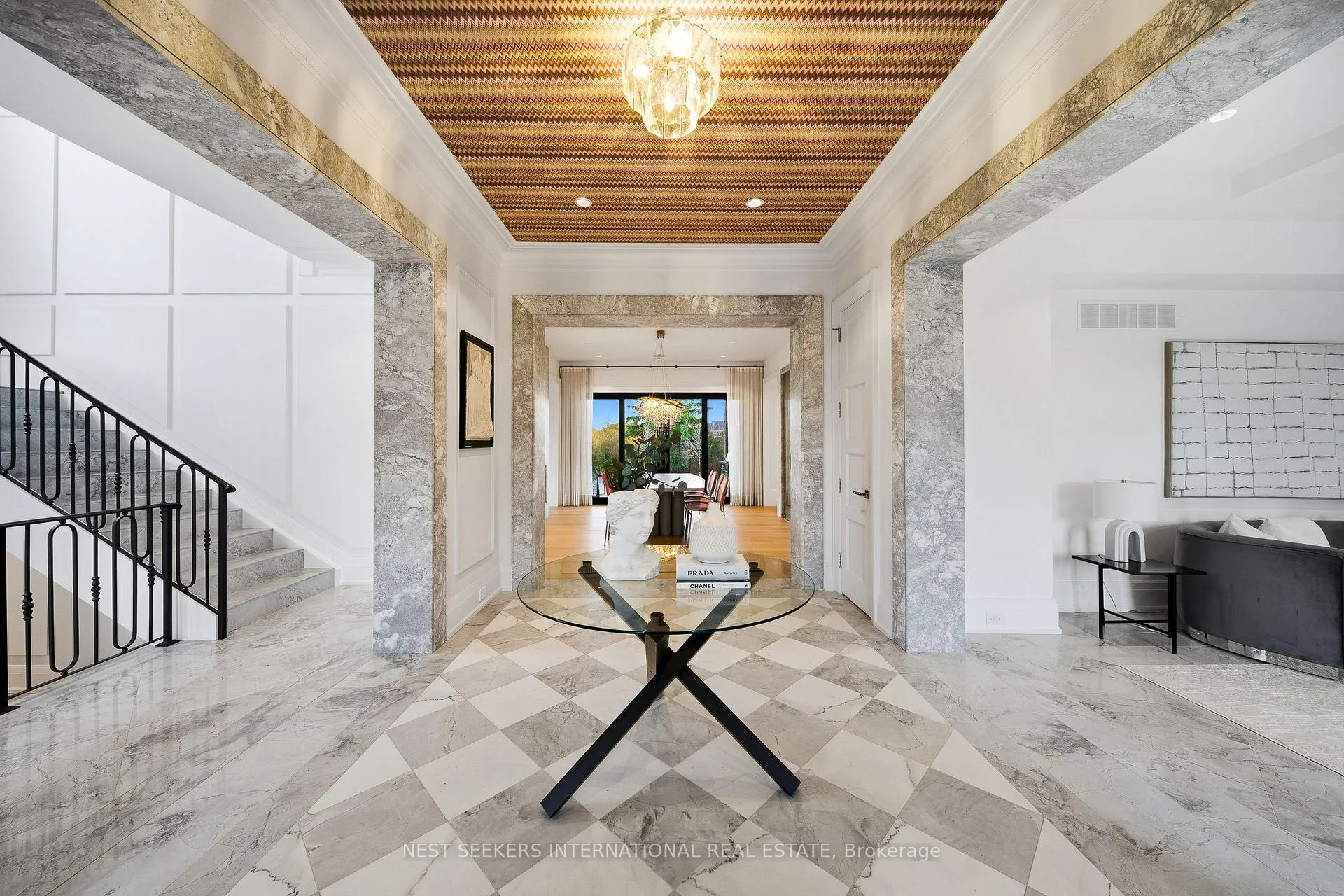 Photo 2 of 165 Northern Pines Boulevard, Vaughan, Kleinburg — HOMEH