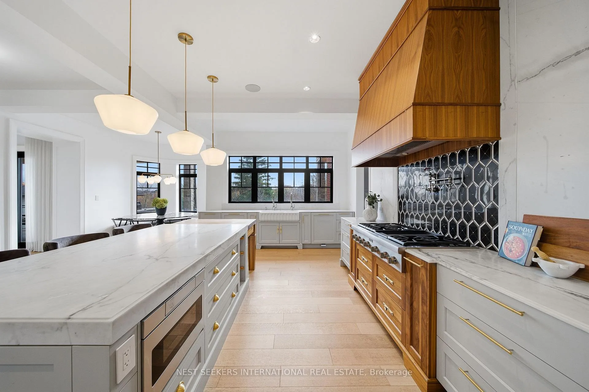 Photo 13 of 165 Northern Pines Boulevard, Vaughan, Kleinburg — HOMEH