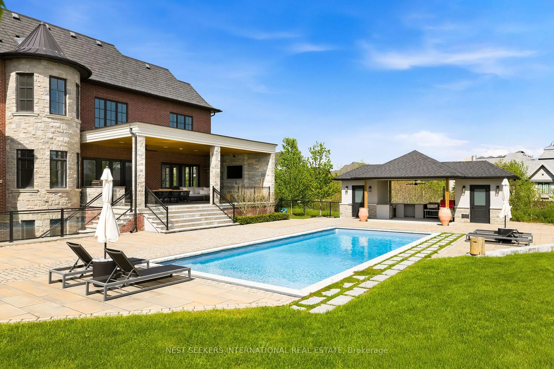 Photo 40 of 165 Northern Pines Boulevard, Vaughan, Kleinburg — HOMEH