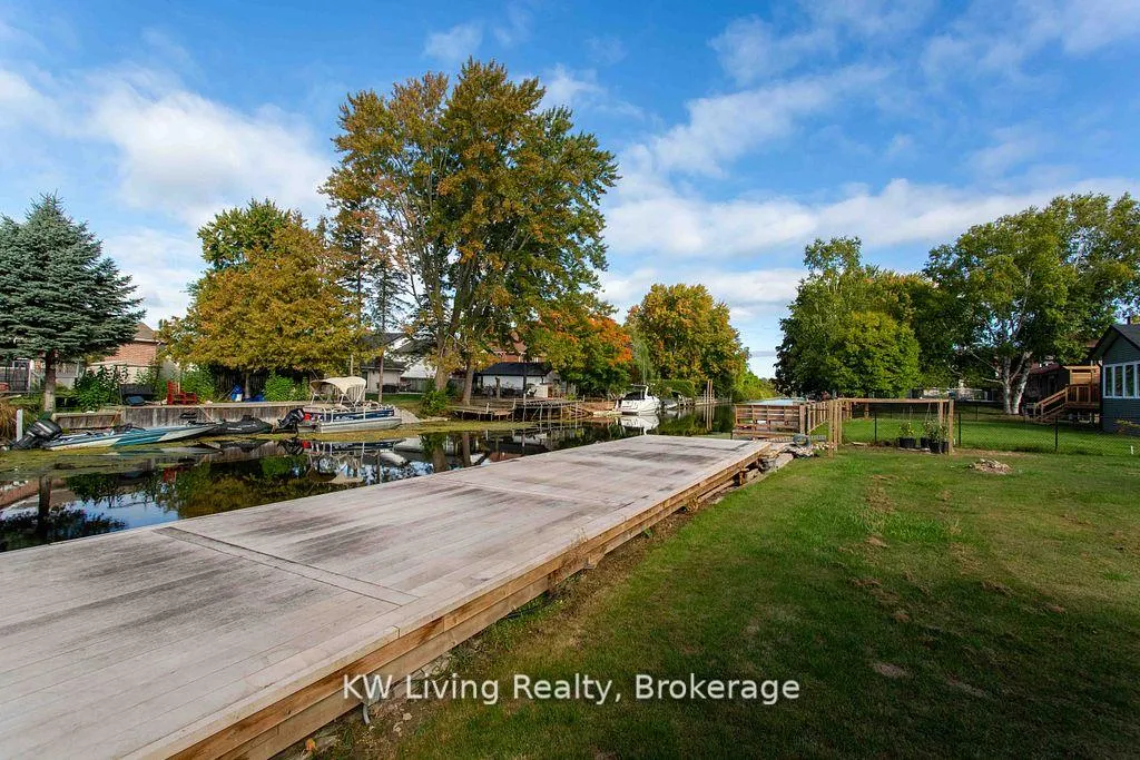 Photo 4 of 702 Lake Drive S, Georgina, Keswick South — HOMEH