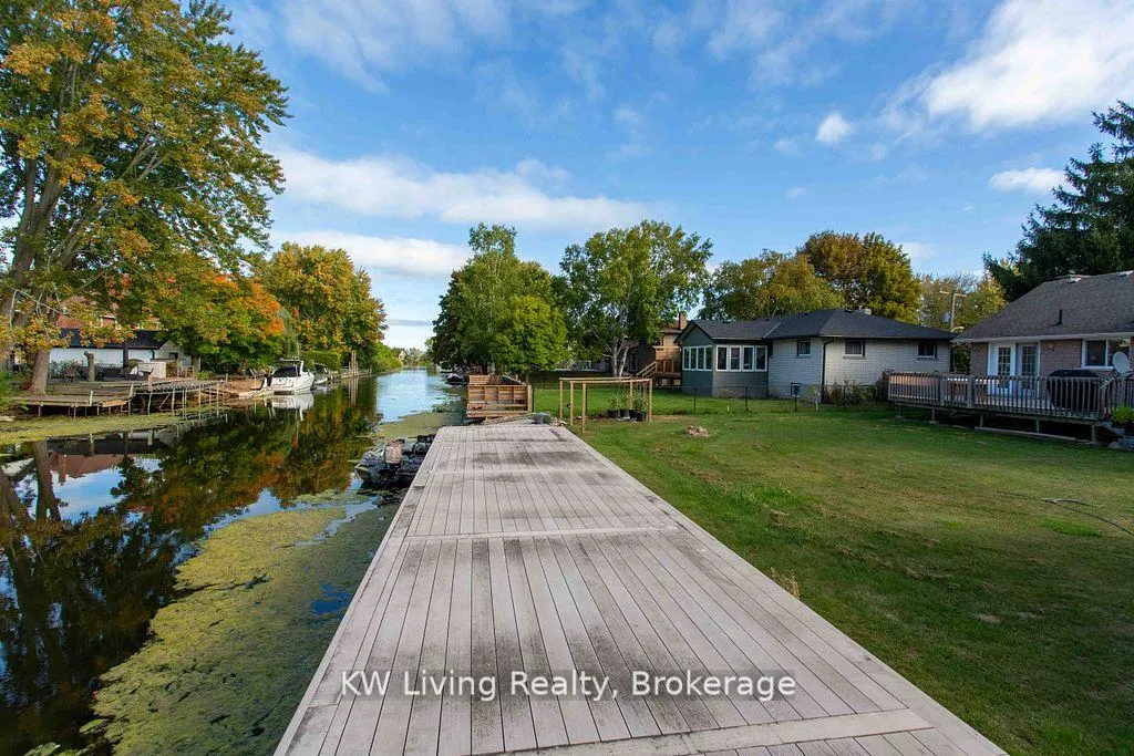 Photo 5 of 702 Lake Drive S, Georgina, Keswick South — HOMEH