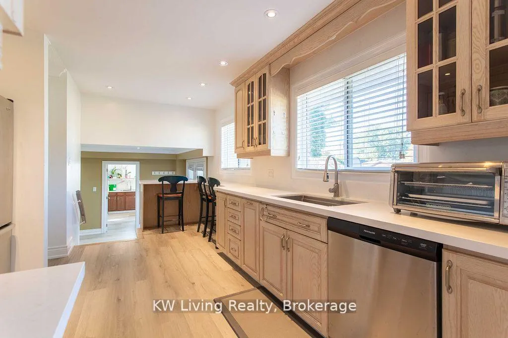 Photo 19 of 702 Lake Drive S, Georgina, Keswick South — HOMEH