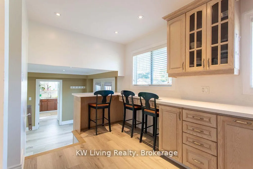 Photo 20 of 702 Lake Drive S, Georgina, Keswick South — HOMEH