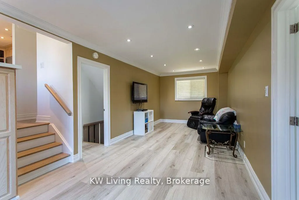 Photo 25 of 702 Lake Drive S, Georgina, Keswick South — HOMEH