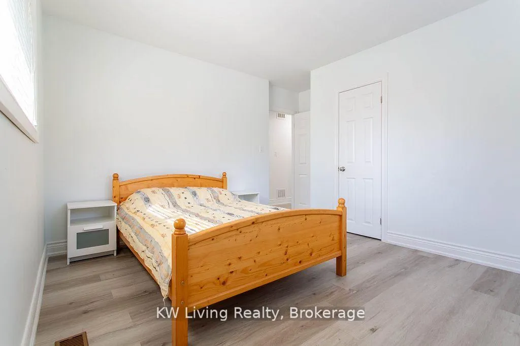 Photo 32 of 702 Lake Drive S, Georgina, Keswick South — HOMEH