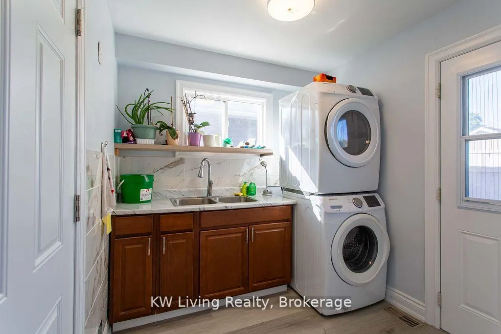 Photo 35 of 702 Lake Drive S, Georgina, Keswick South — HOMEH