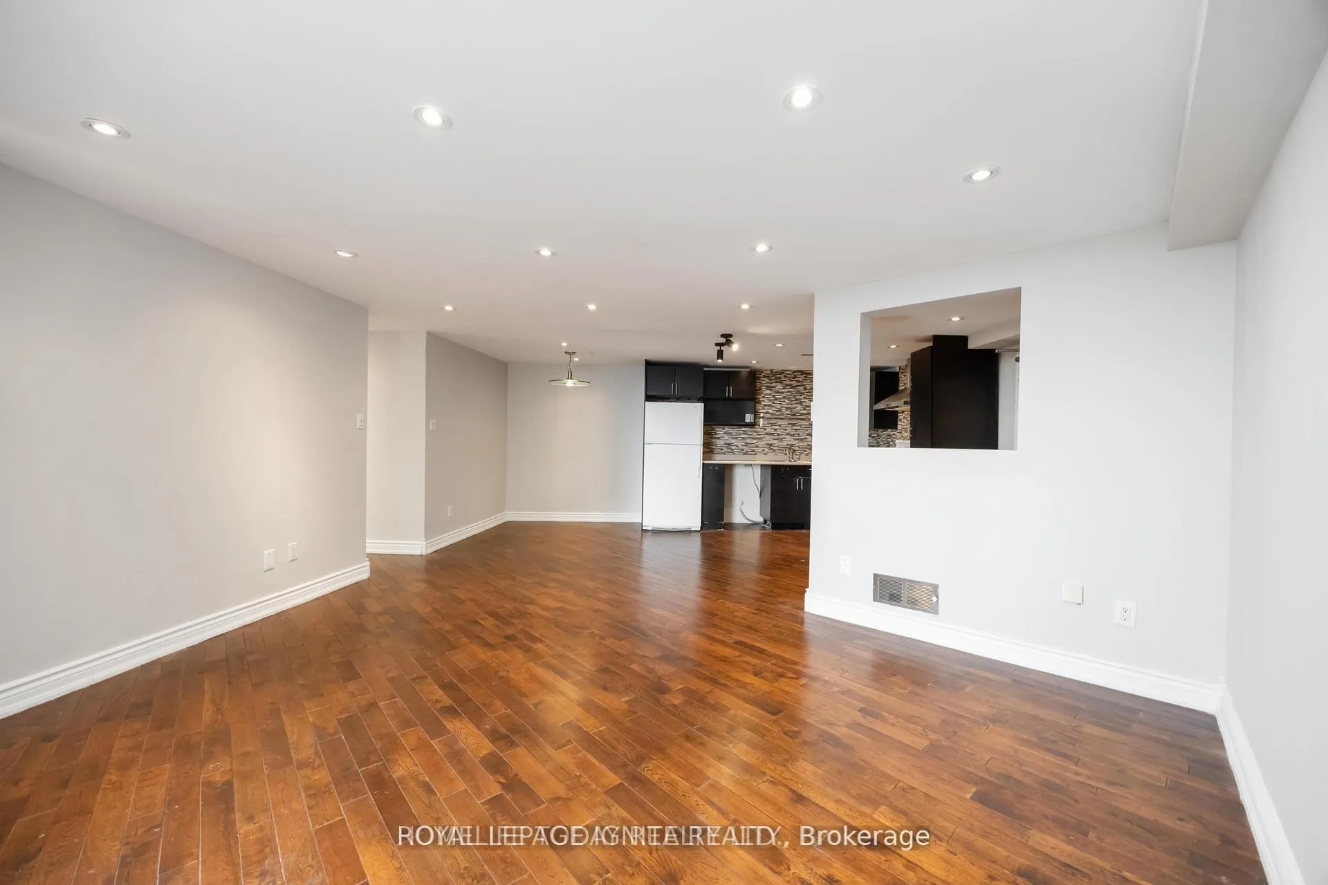 Photo 5 of Unit 1603, 330 Dixon Road, Etobicoke, Kingsview Village-The Westway — HOMEH
