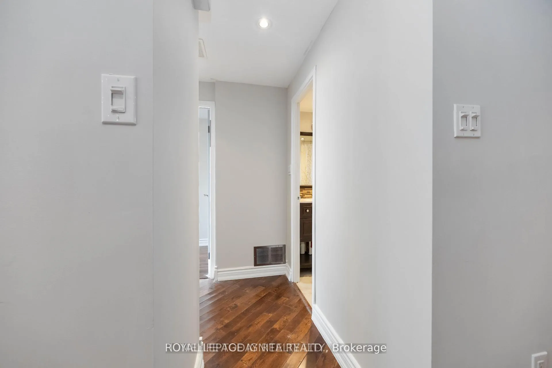 Photo 21 of Unit 1603, 330 Dixon Road, Etobicoke, Kingsview Village-The Westway — HOMEH