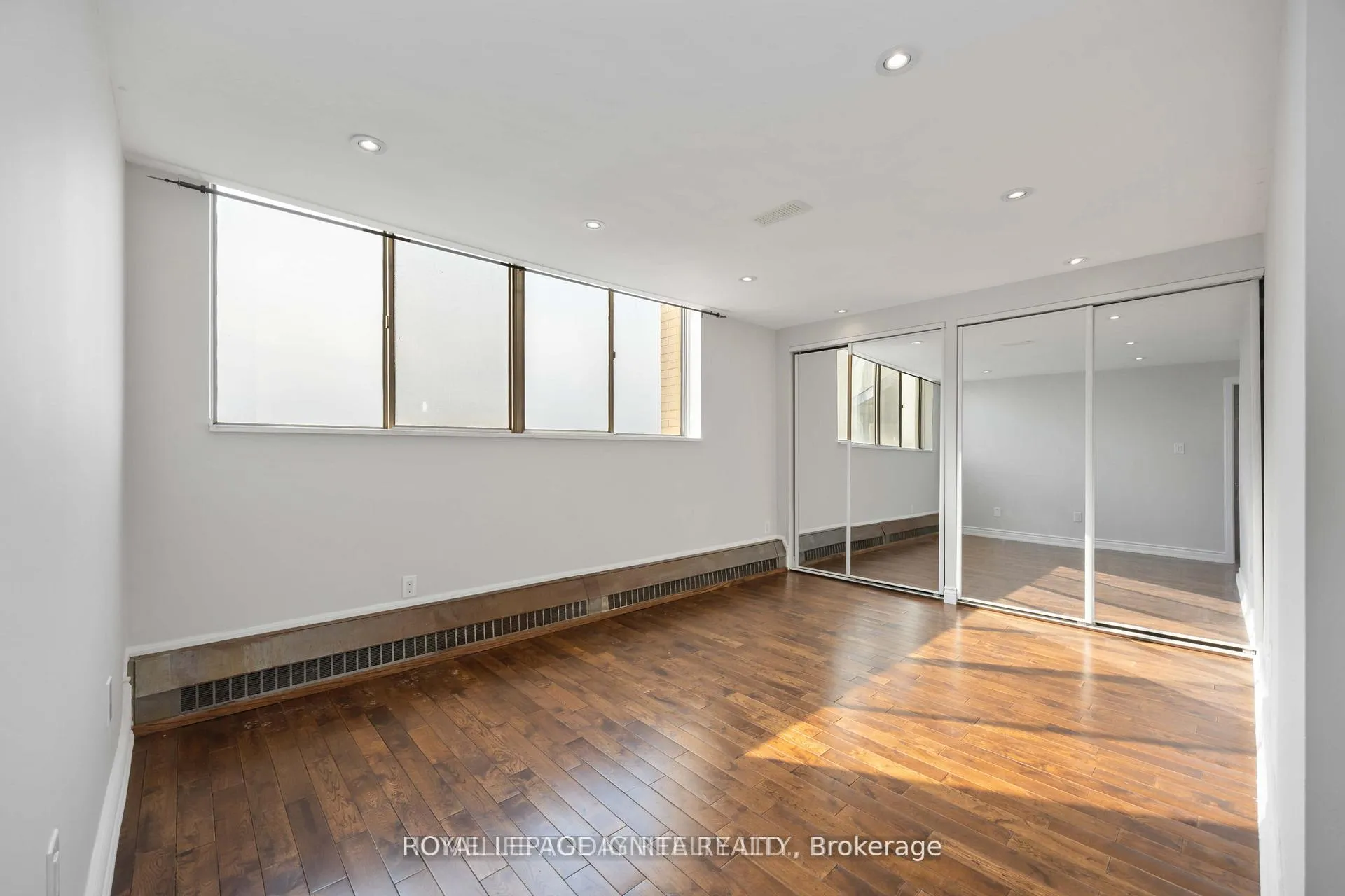Photo 24 of Unit 1603, 330 Dixon Road, Etobicoke, Kingsview Village-The Westway — HOMEH