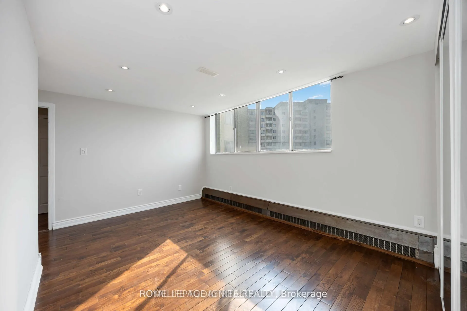 Photo 26 of Unit 1603, 330 Dixon Road, Etobicoke, Kingsview Village-The Westway — HOMEH