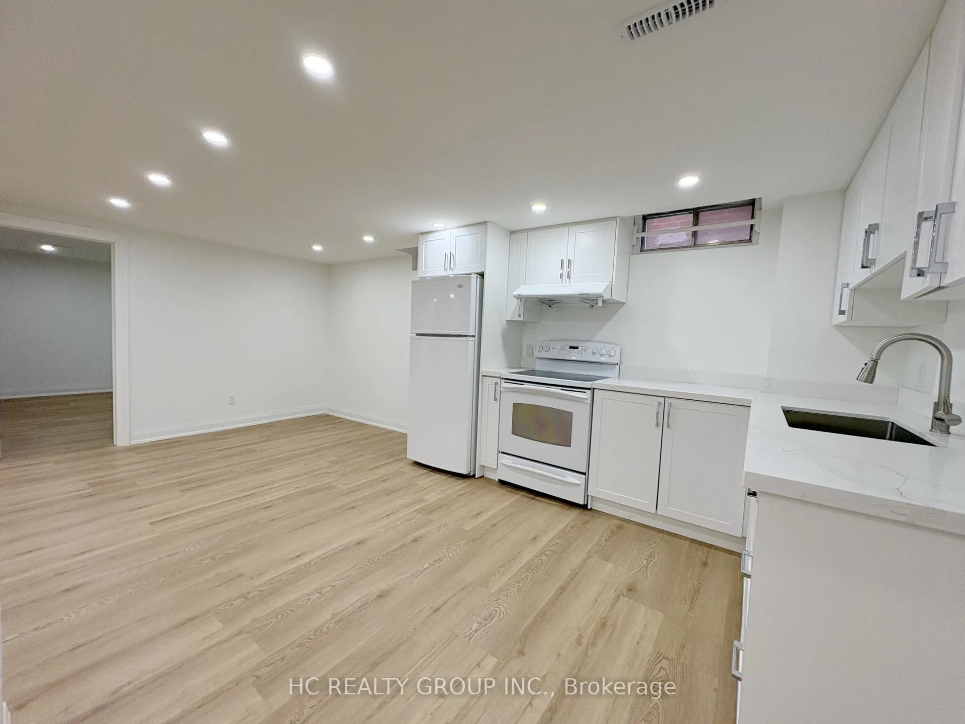 Photo 3 of Unit BSMT, 167 Mathewson Street, Vaughan, Maple — HOMEH