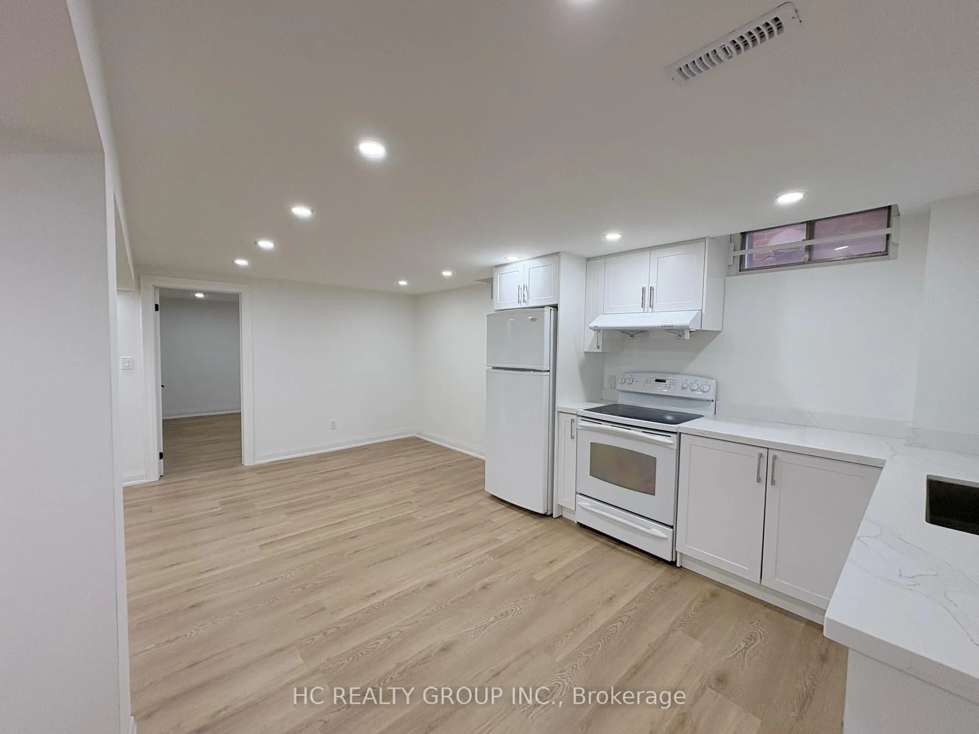 Photo 4 of Unit BSMT, 167 Mathewson Street, Vaughan, Maple — HOMEH