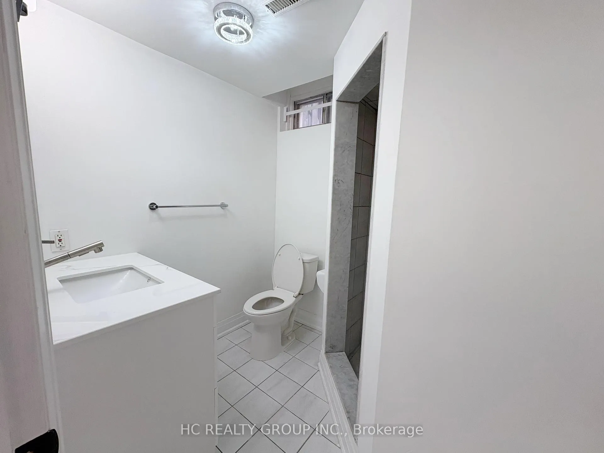 Photo 8 of Unit BSMT, 167 Mathewson Street, Vaughan, Maple — HOMEH