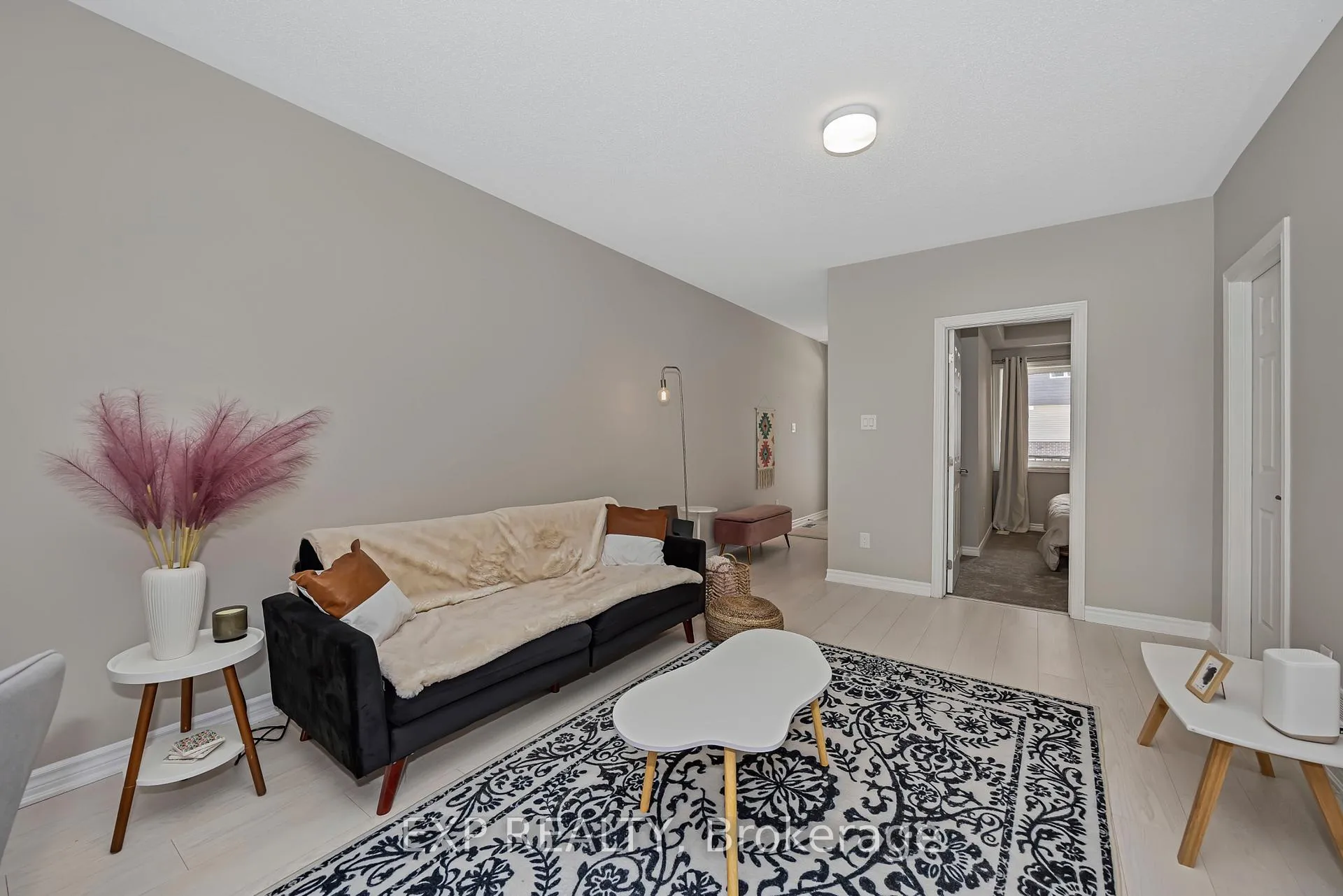 Photo 7 of 907 Nautilus Private, Ottawa, Kanata - Emerald Meadows/Trailwest — HOMEH
