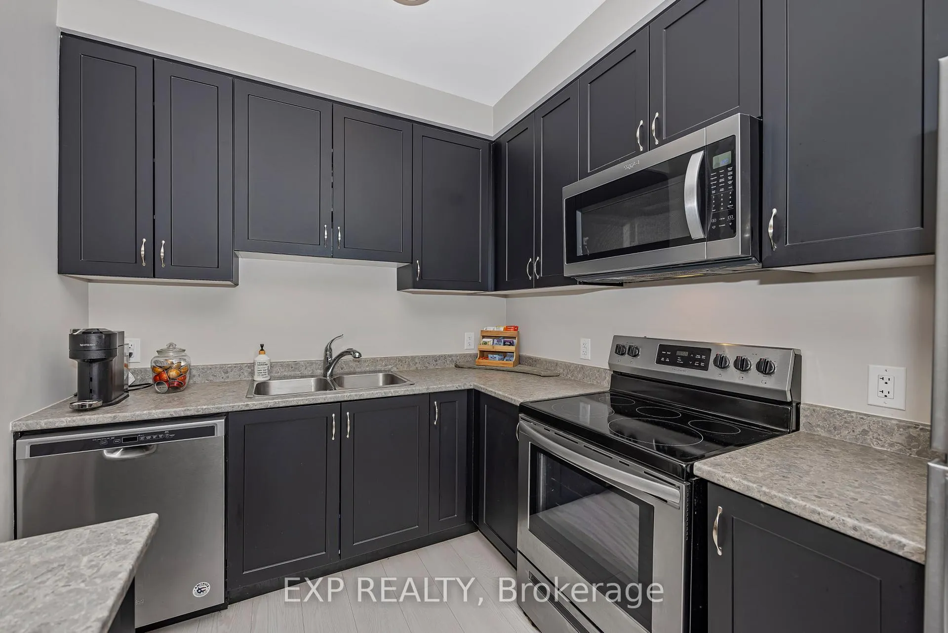Photo 12 of 907 Nautilus Private, Ottawa, Kanata - Emerald Meadows/Trailwest — HOMEH