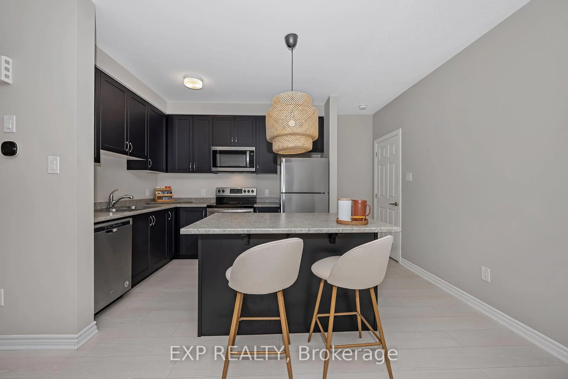 Photo 13 of 907 Nautilus Private, Ottawa, Kanata - Emerald Meadows/Trailwest — HOMEH