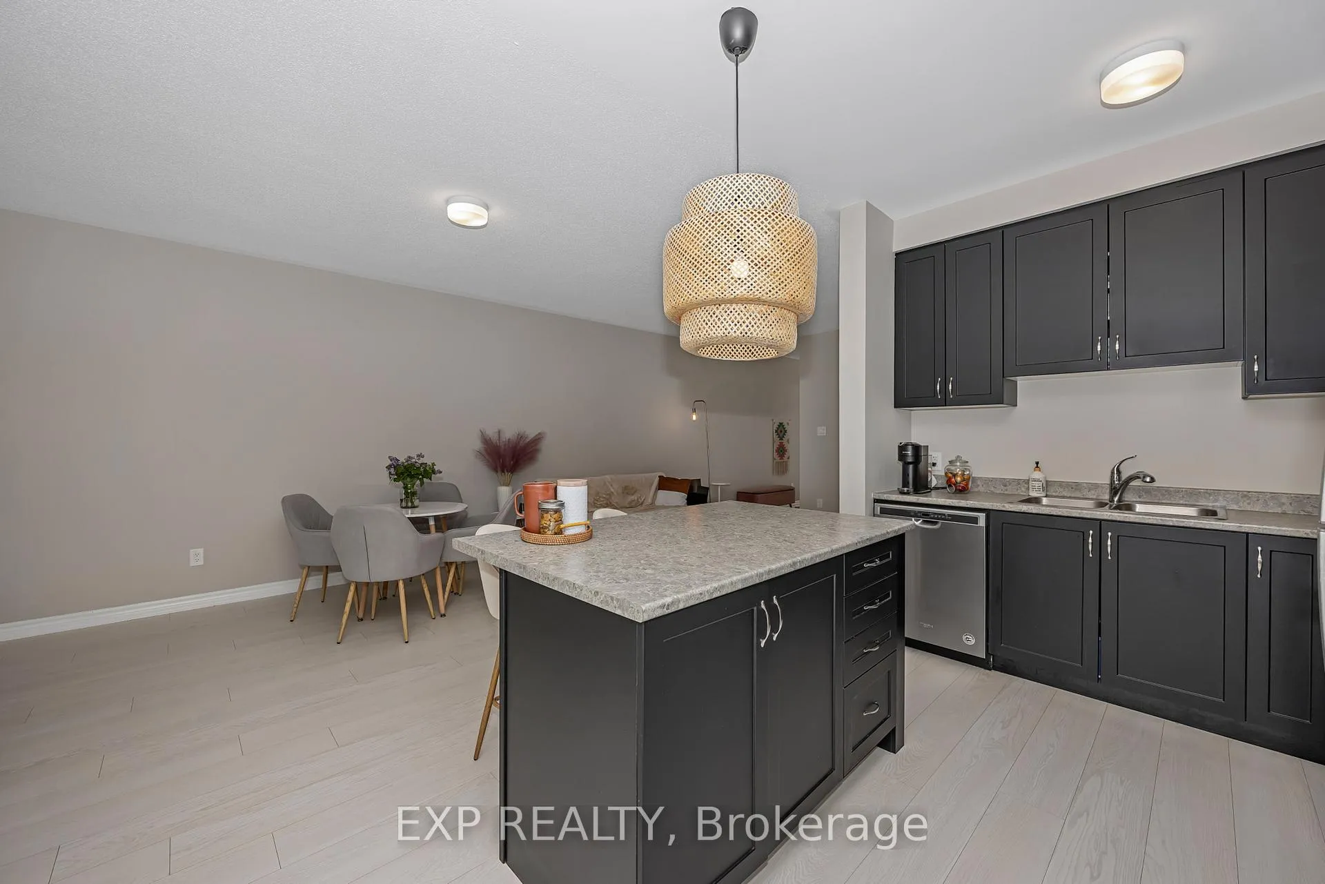 Photo 14 of 907 Nautilus Private, Ottawa, Kanata - Emerald Meadows/Trailwest — HOMEH